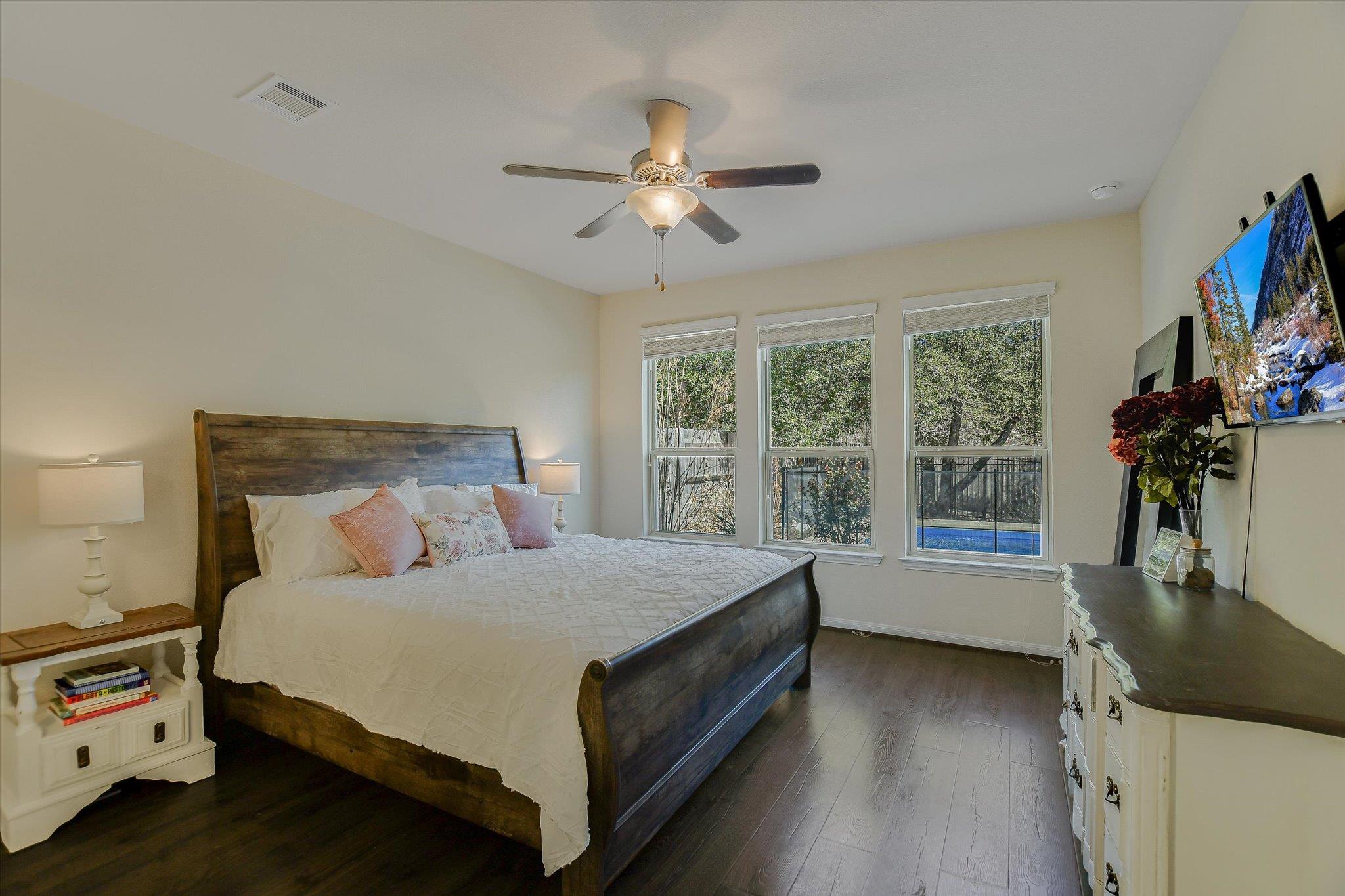 165 Crescent Heights Dr, Georgetown, TX 78628