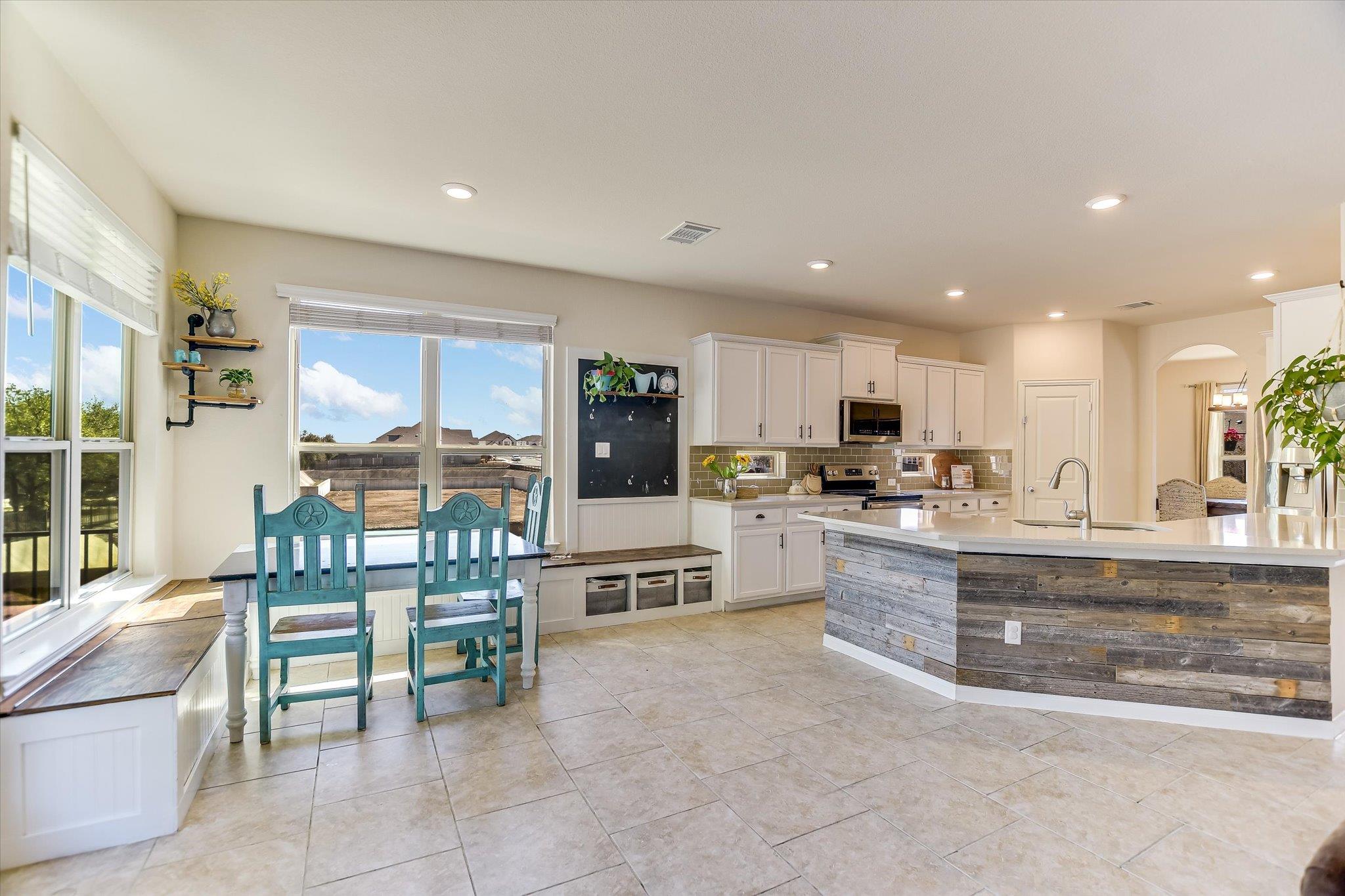 165 Crescent Heights Dr, Georgetown, TX 78628