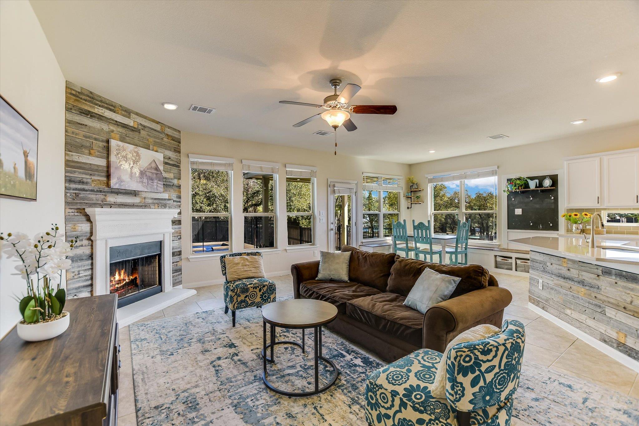 165 Crescent Heights Dr, Georgetown, TX 78628