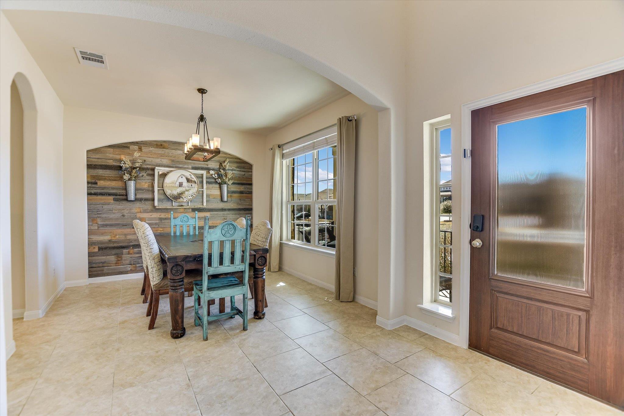 165 Crescent Heights Dr, Georgetown, TX 78628