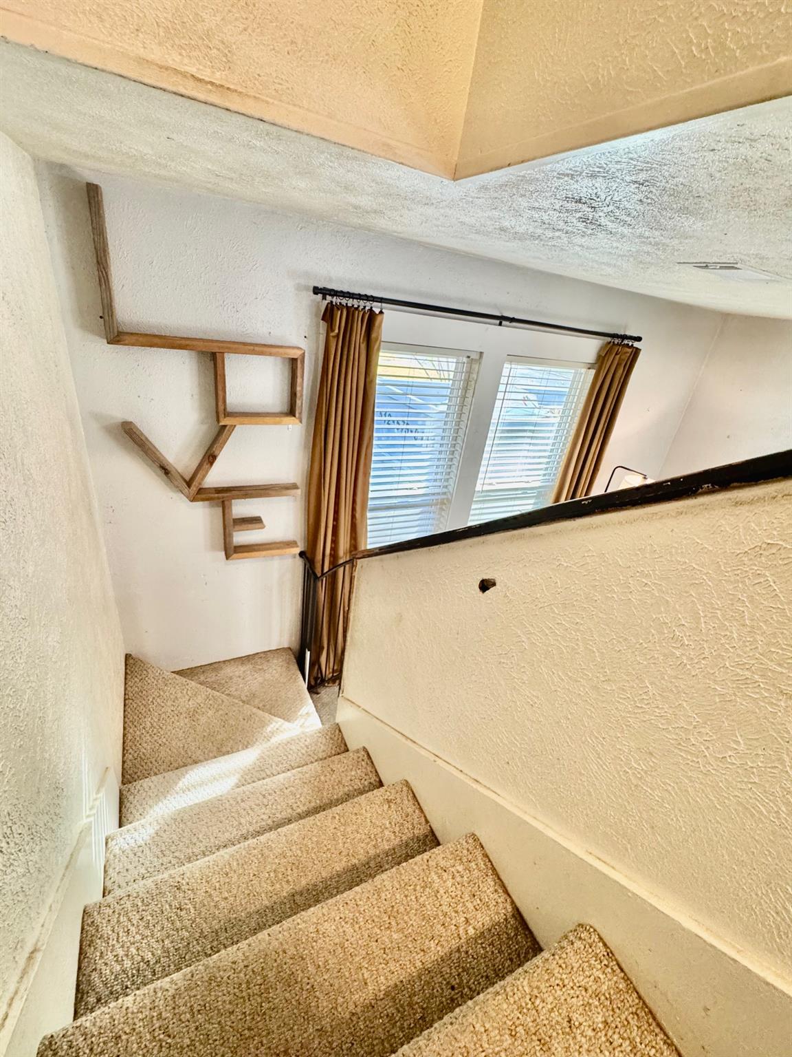 802 Hudgins St, Smithville, TX 78957