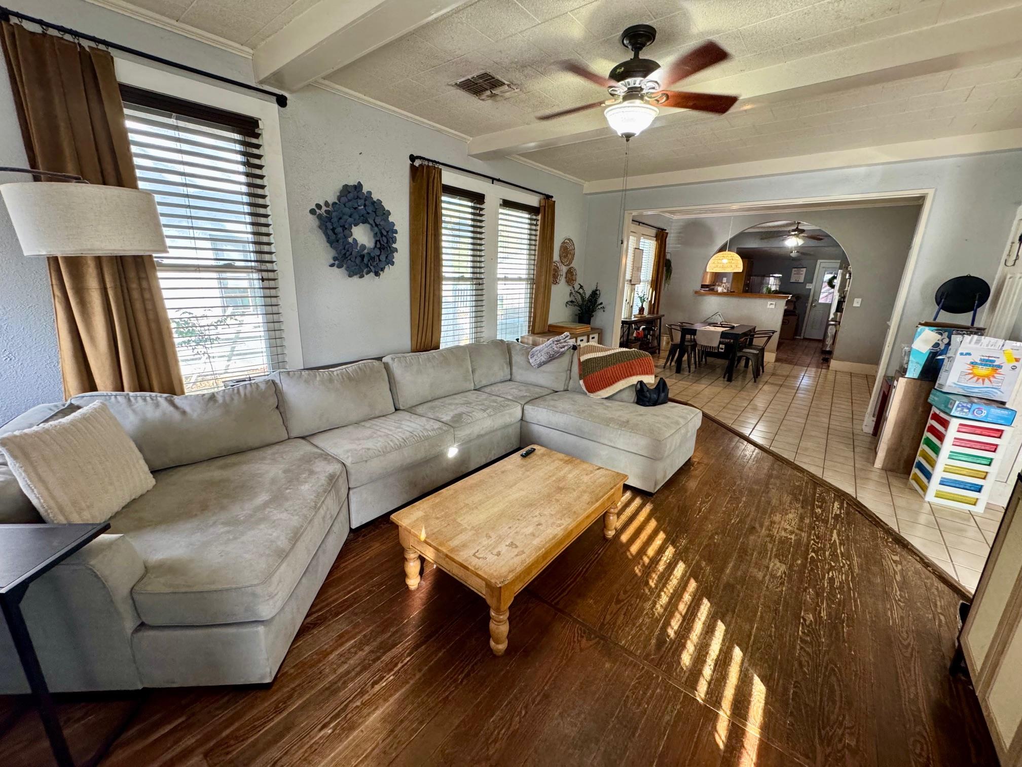 802 Hudgins St, Smithville, TX 78957