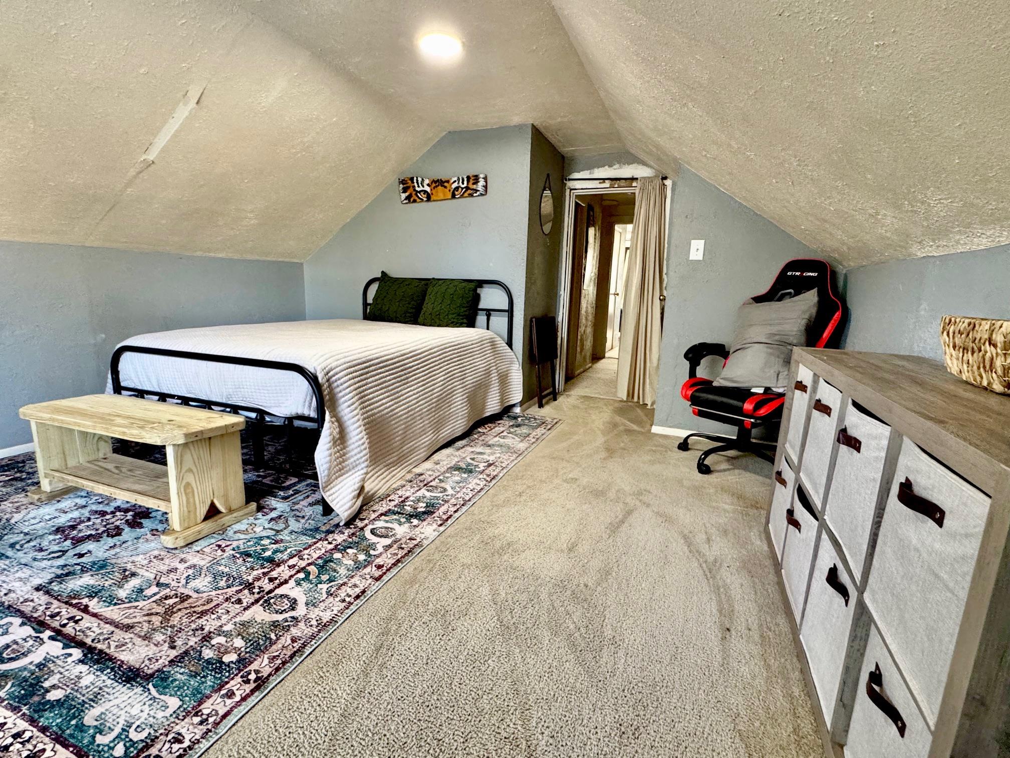 802 Hudgins St, Smithville, TX 78957