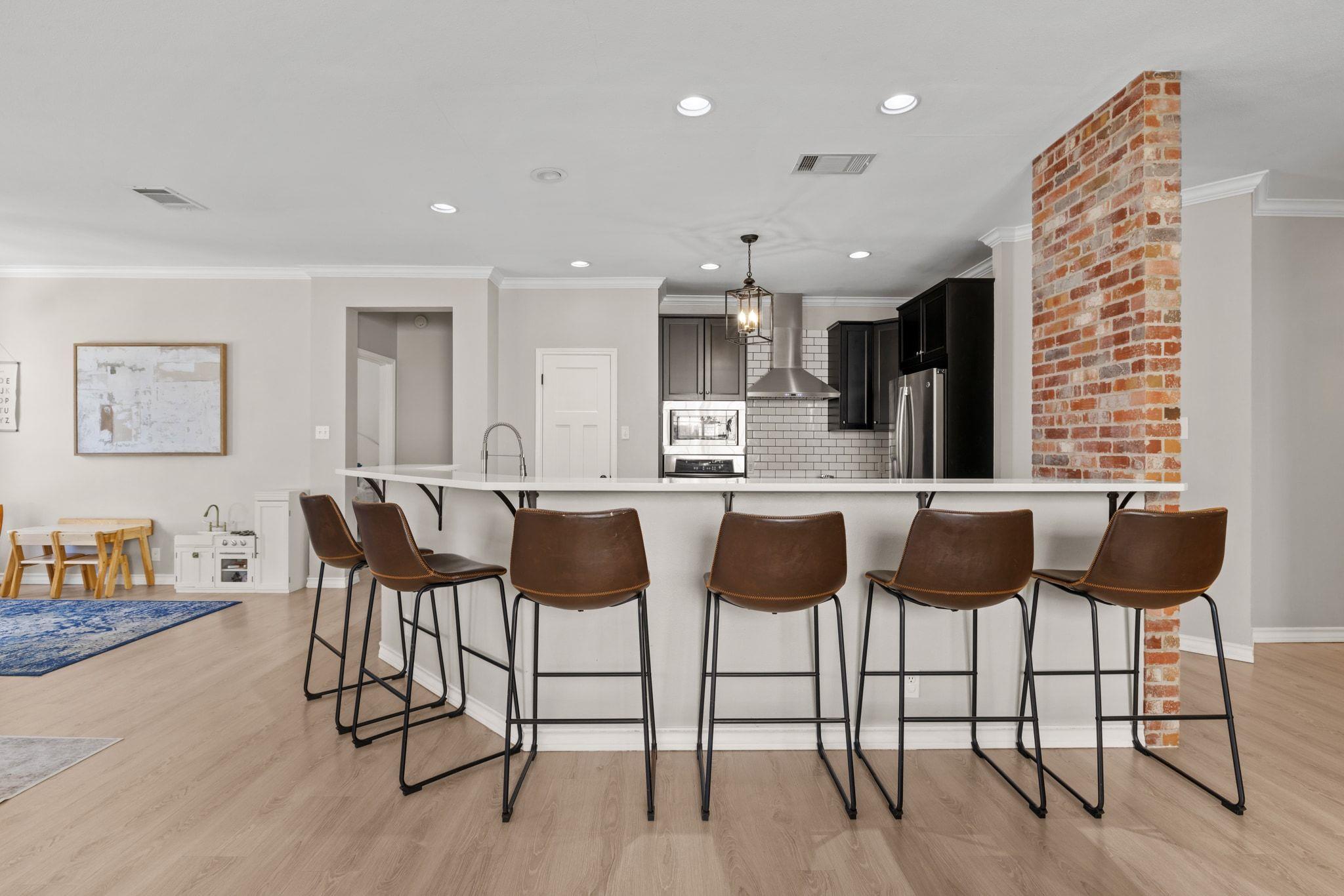 208 Sailors Run, Lakeway, TX 78734