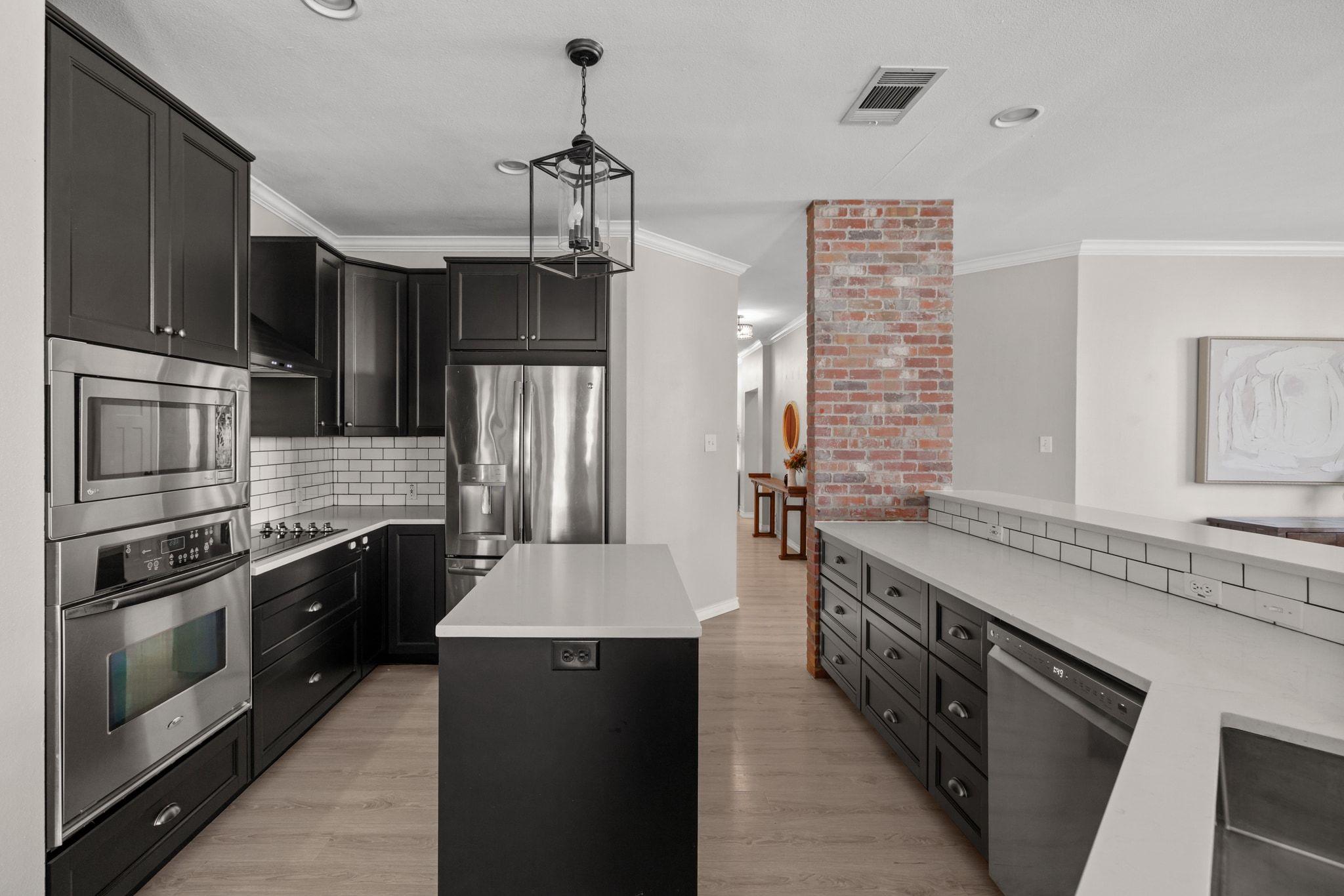 208 Sailors Run, Lakeway, TX 78734