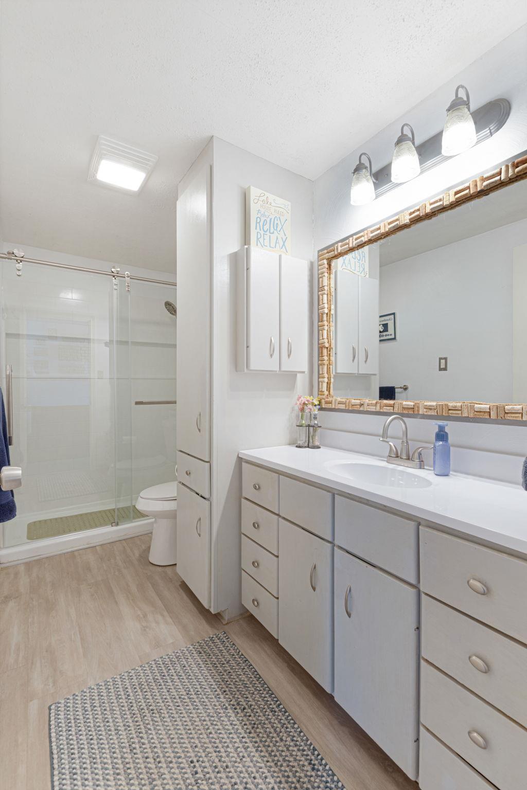 318 Clear Creek Dr, Burnet, TX 78611