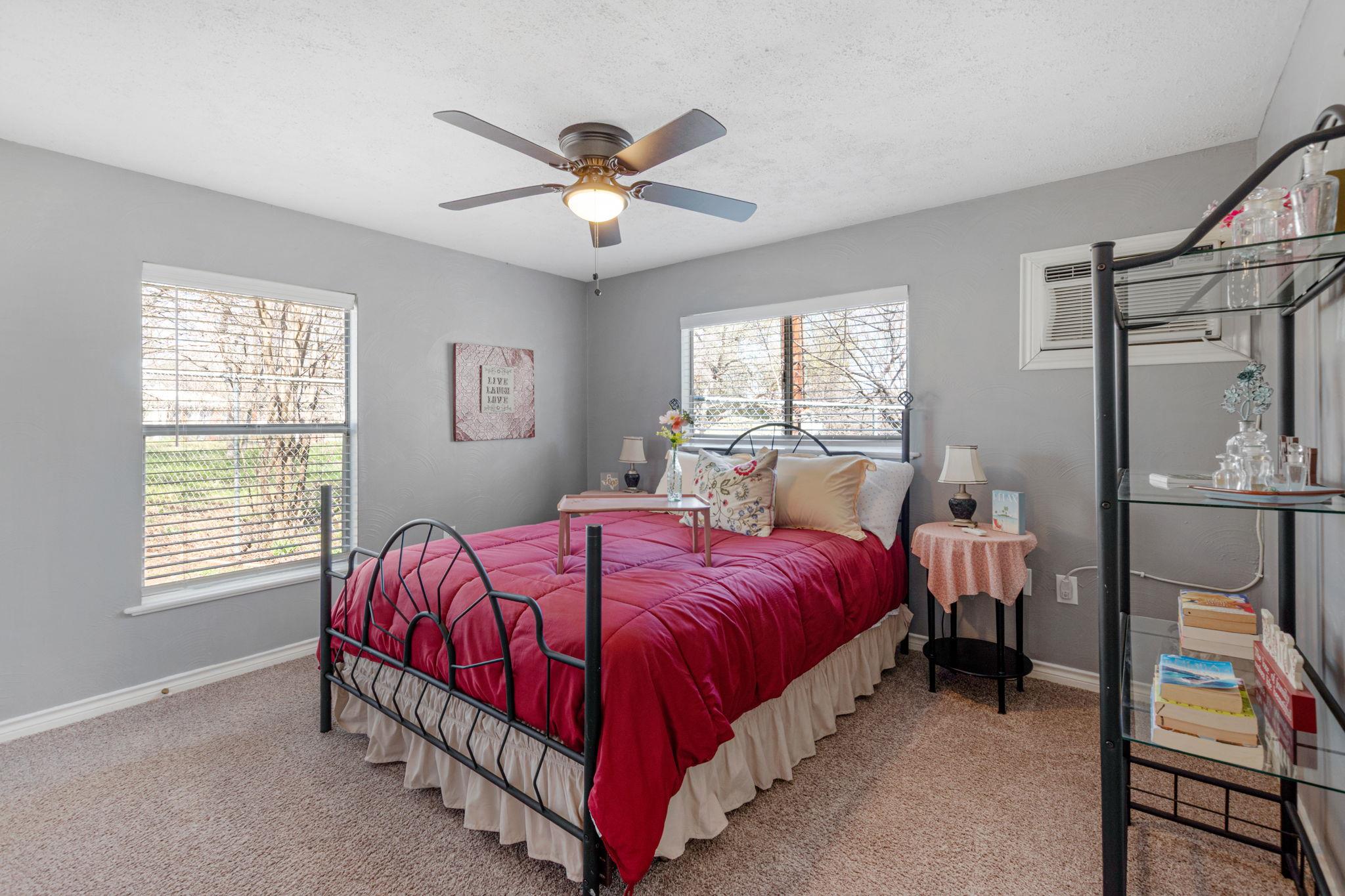 318 Clear Creek Dr, Burnet, TX 78611