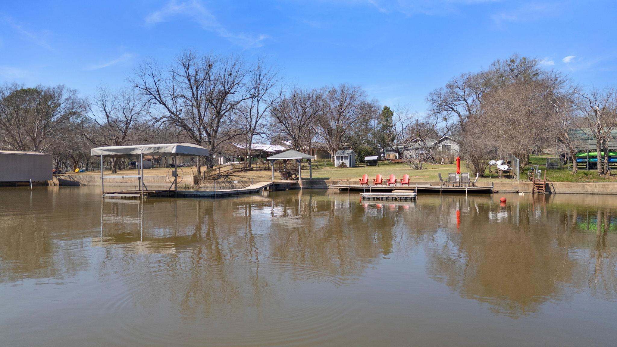 318 Clear Creek Dr, Burnet, TX 78611