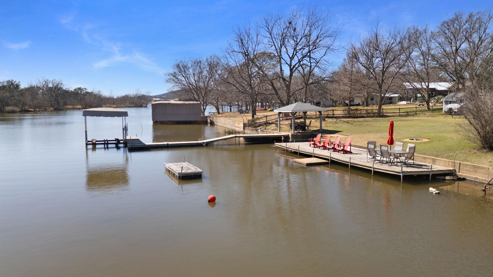 318 Clear Creek Dr, Burnet, TX 78611