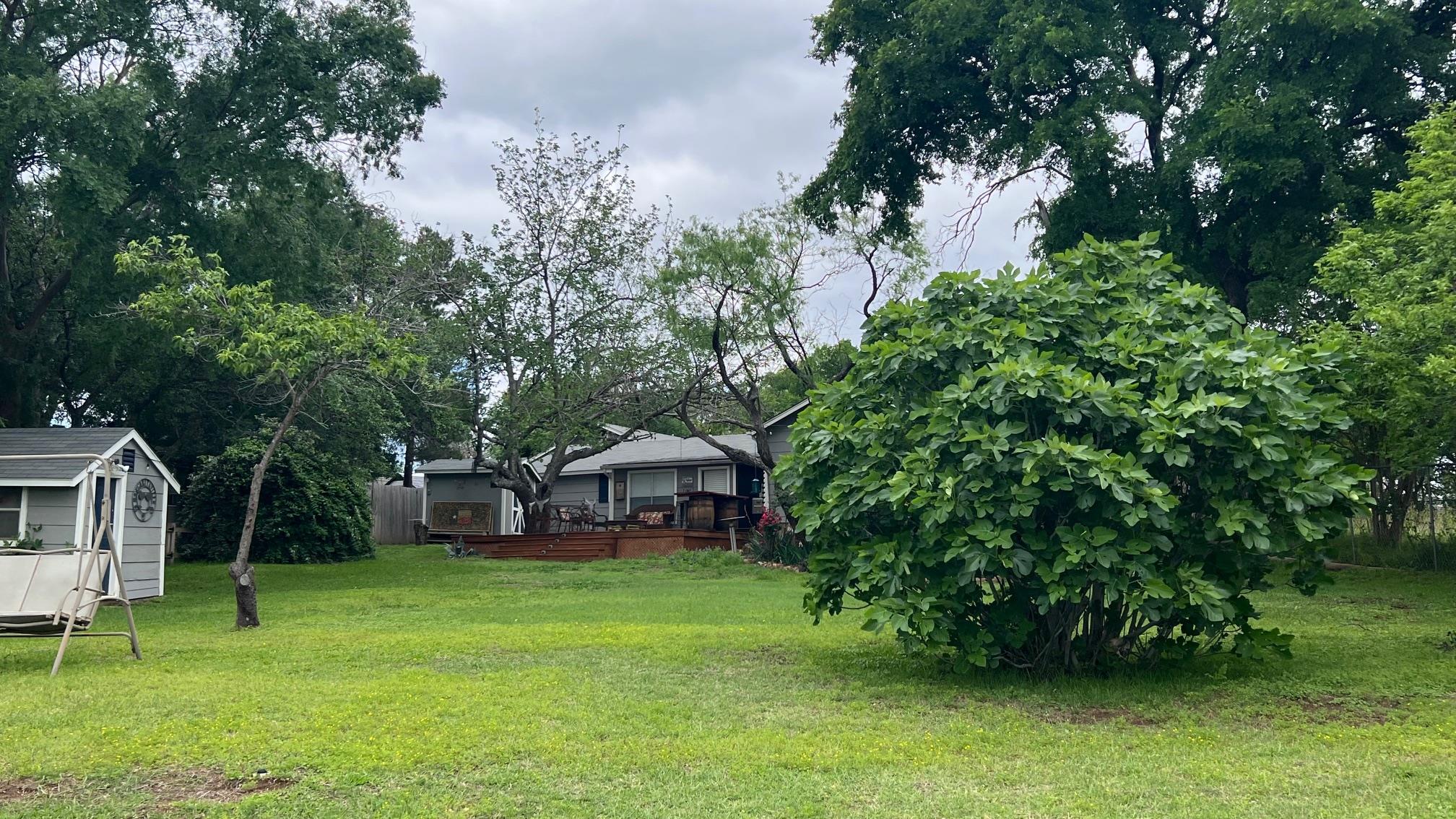 318 Clear Creek Dr, Burnet, TX 78611