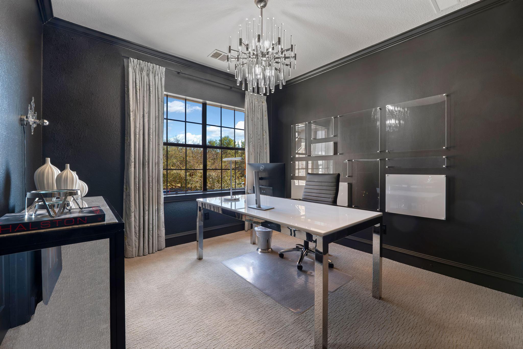 2104 University Club Dr, Austin, TX 78732