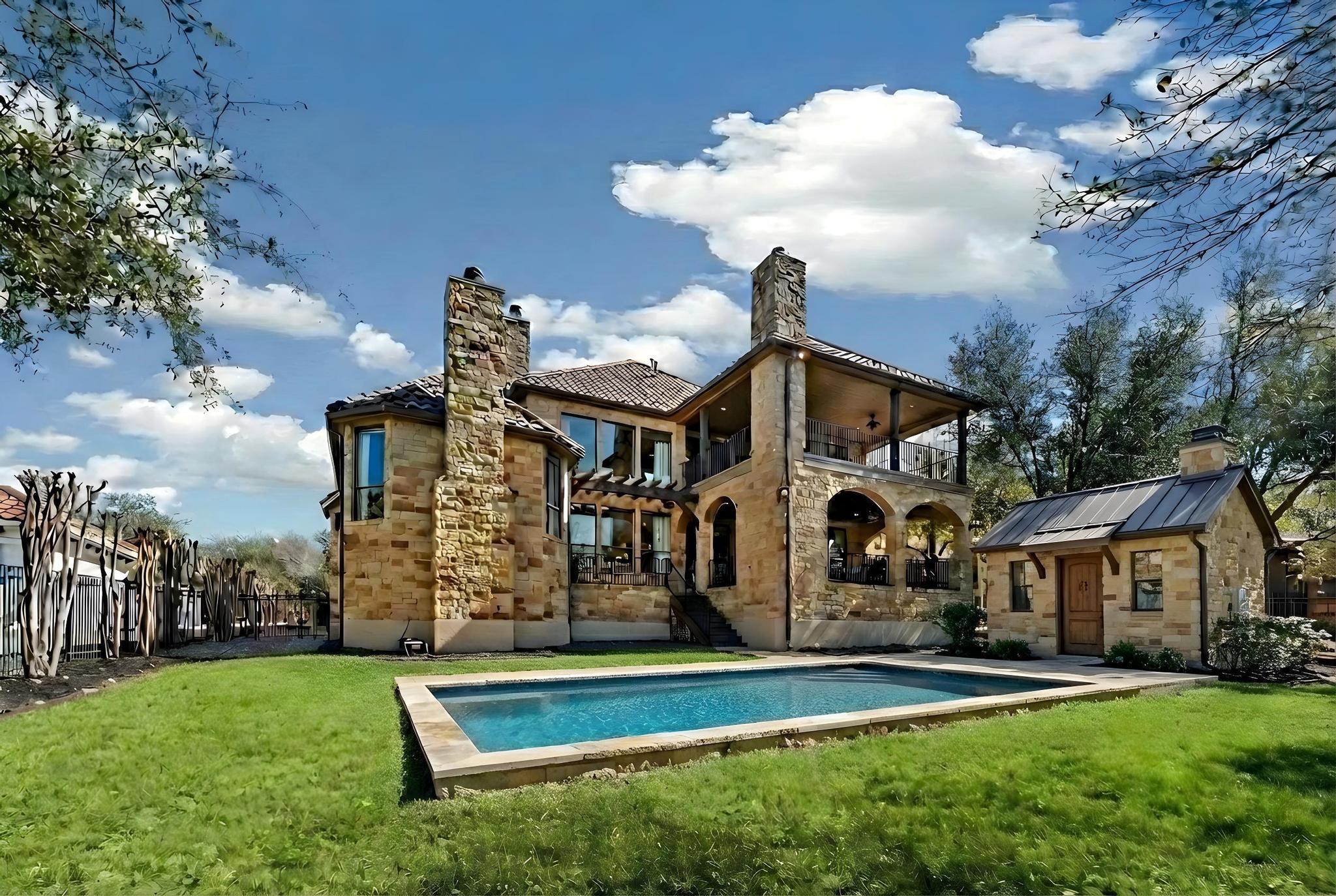 2104 University Club Dr, Austin, TX 78732