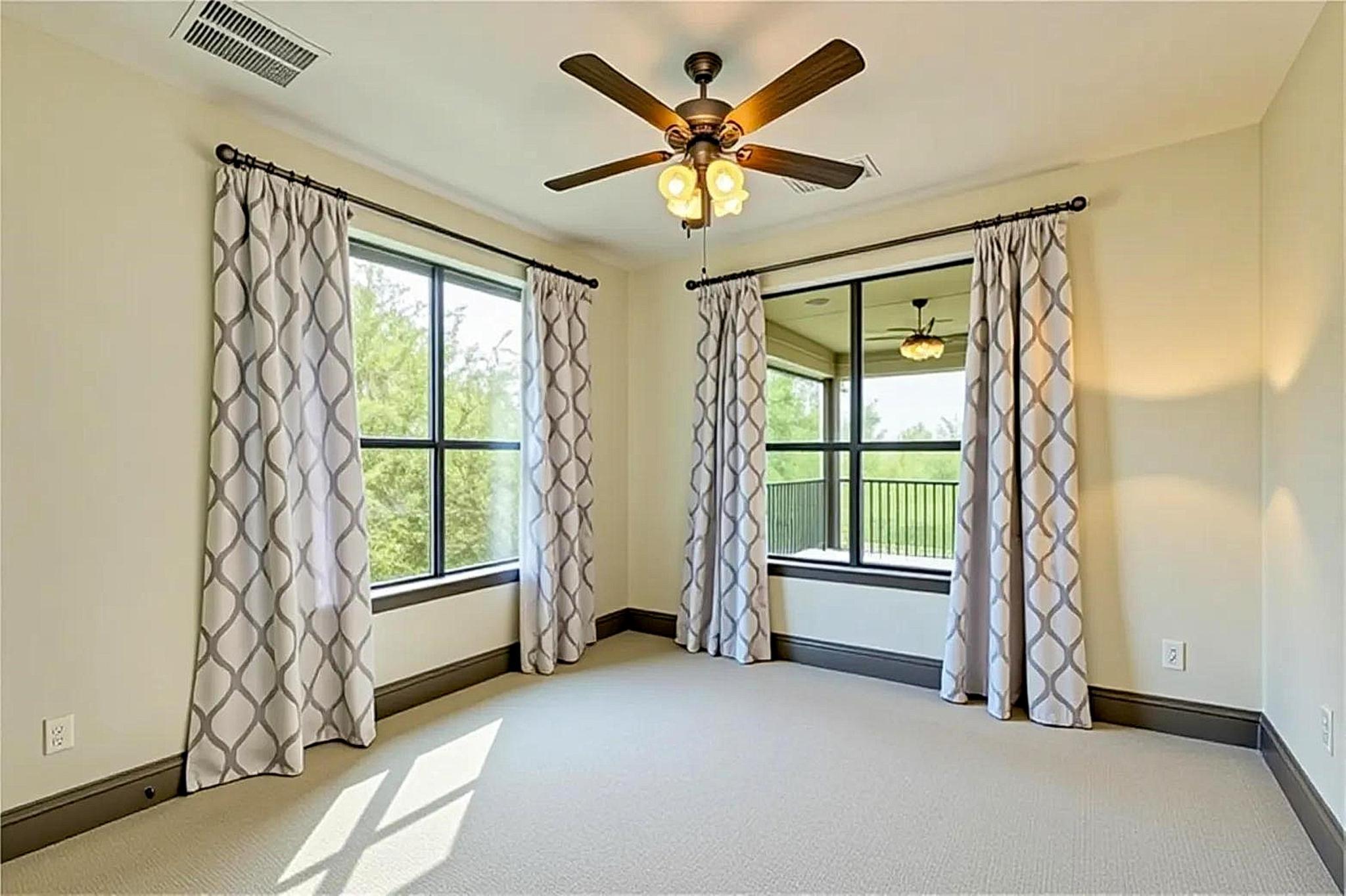 2104 University Club Dr, Austin, TX 78732