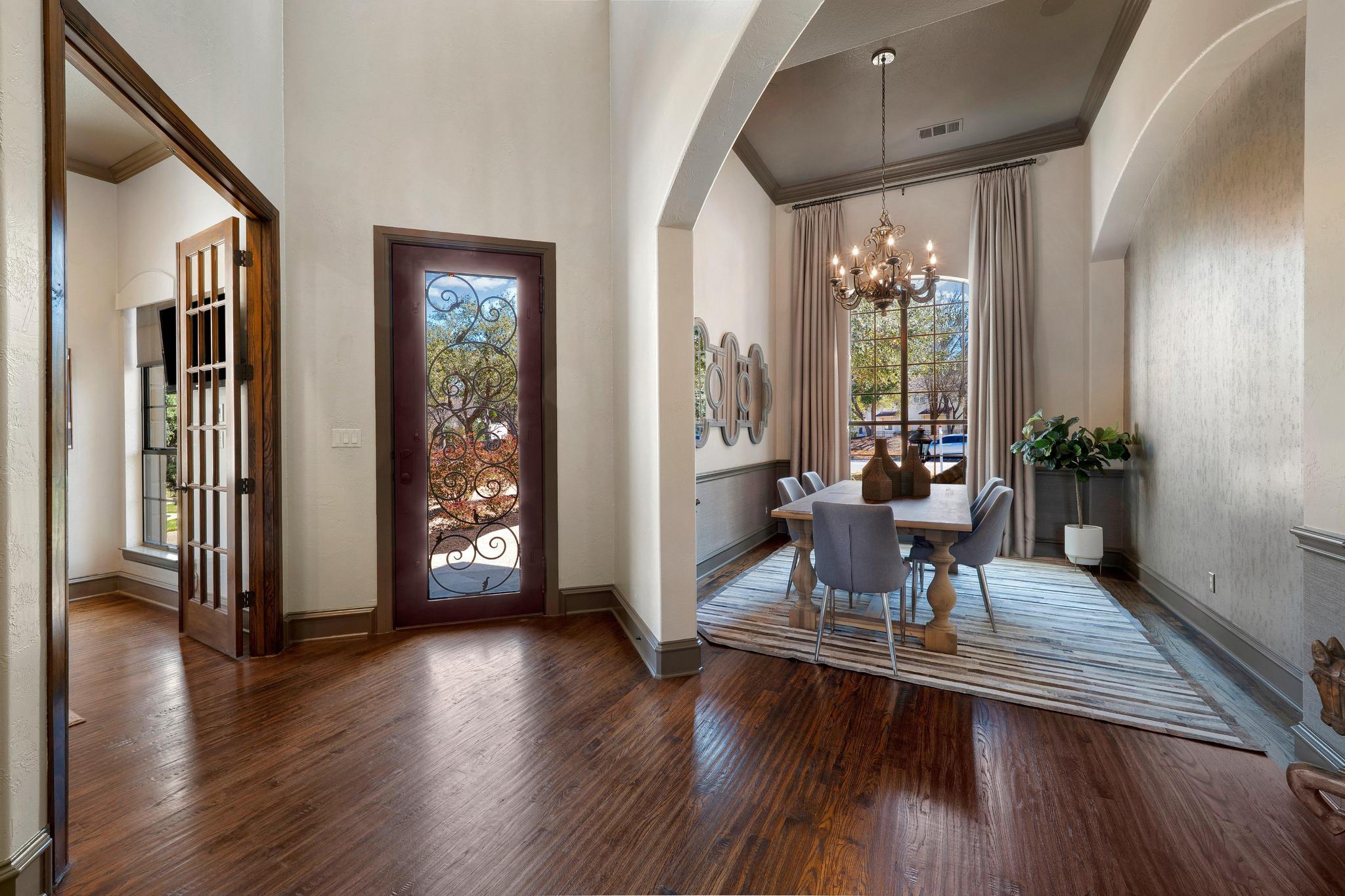 2104 University Club Dr, Austin, TX 78732