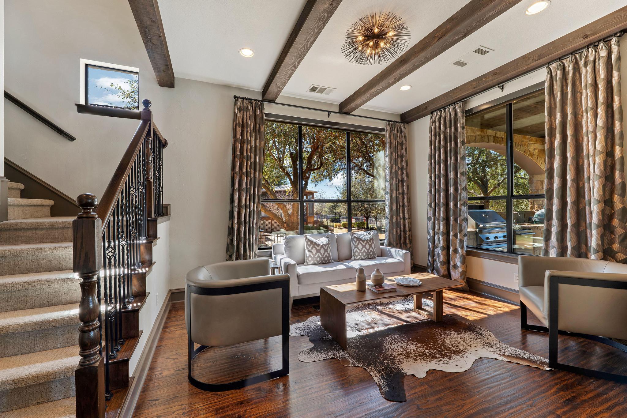 2104 University Club Dr, Austin, TX 78732