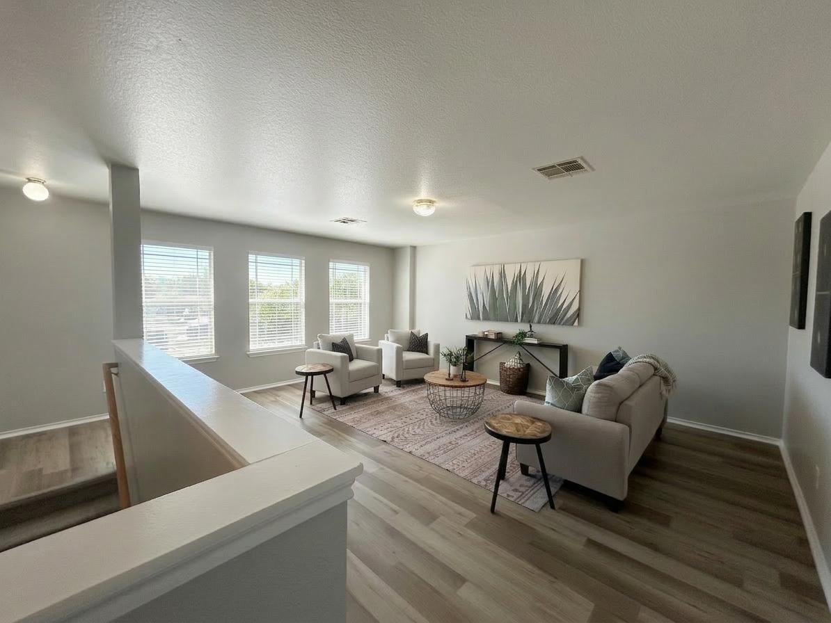 2201 Twin Peaks Cv, Leander, TX 78641