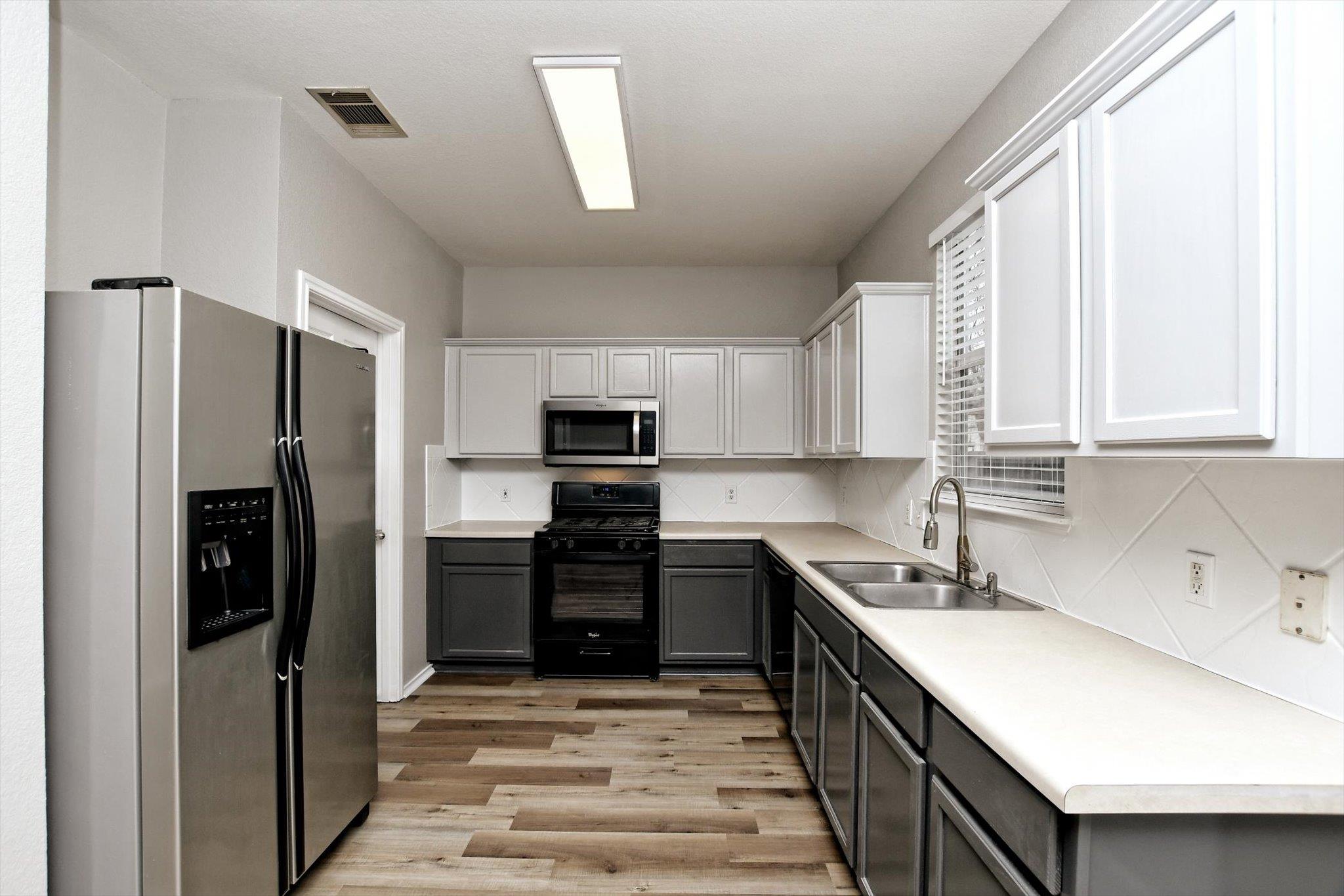 2201 Twin Peaks Cv, Leander, TX 78641