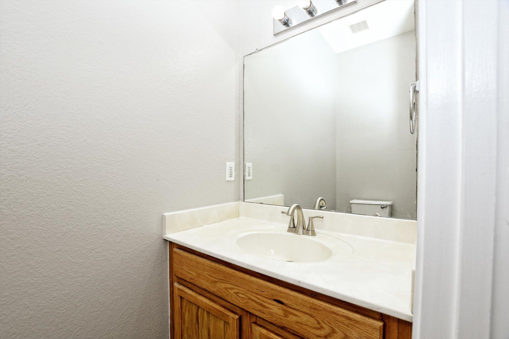 2201 Twin Peaks Cv, Leander, TX 78641