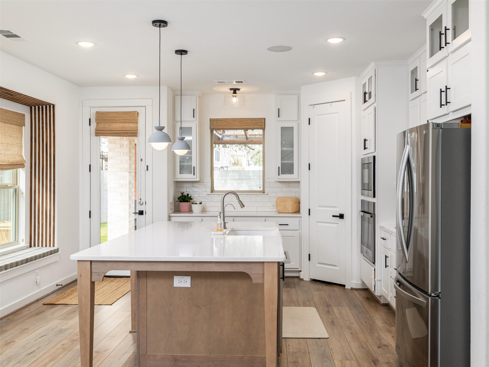 233 Arrowhead Mound Rd, Georgetown, TX 78628