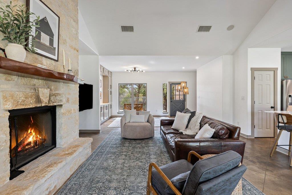 206 Cargill Dr, Spicewood, TX 78669