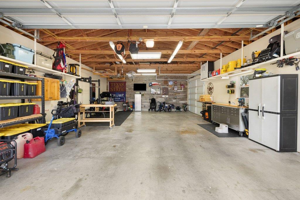 206 Cargill Dr, Spicewood, TX 78669