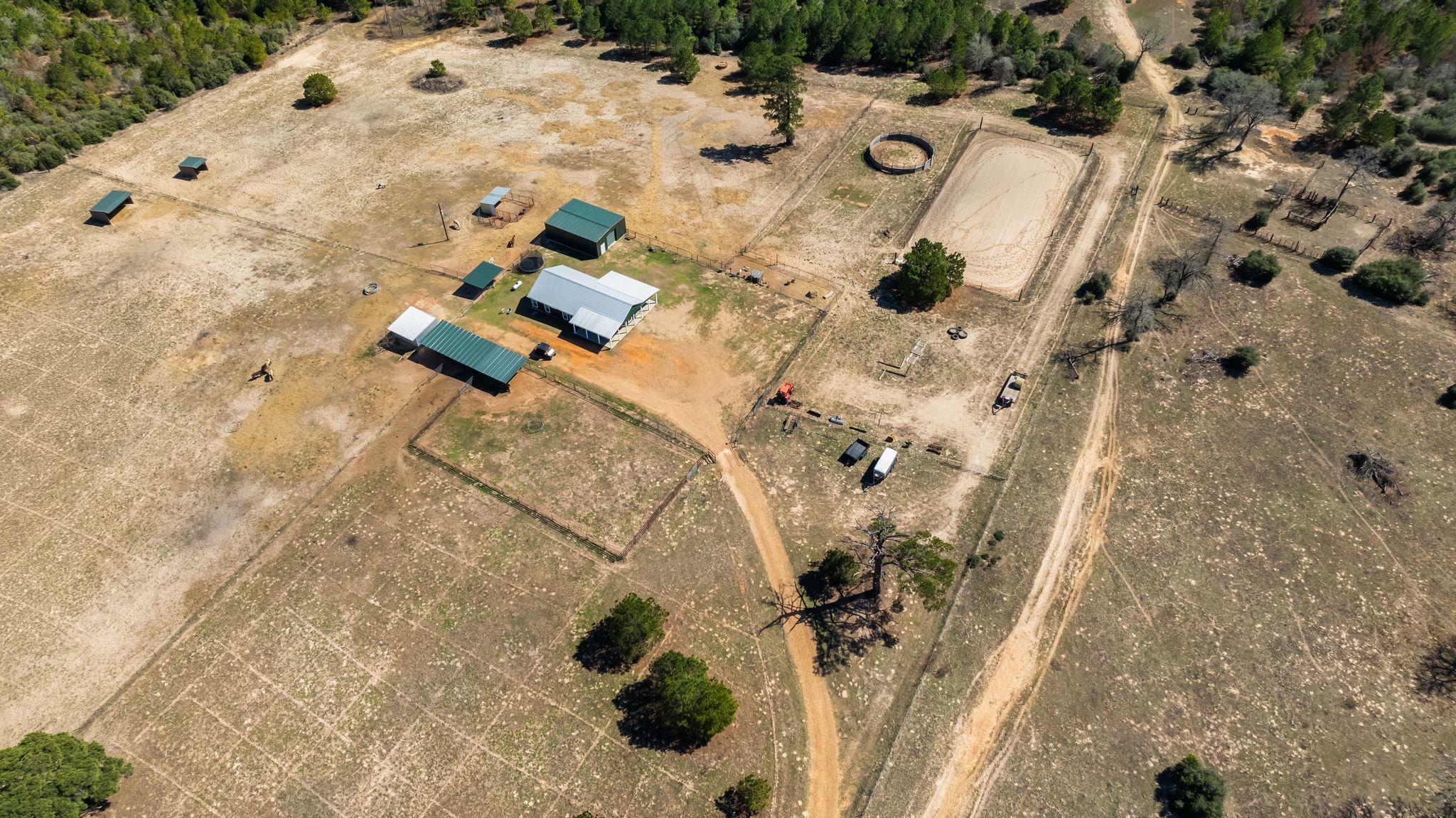 935 Highway 21 E, Paige, TX 78602