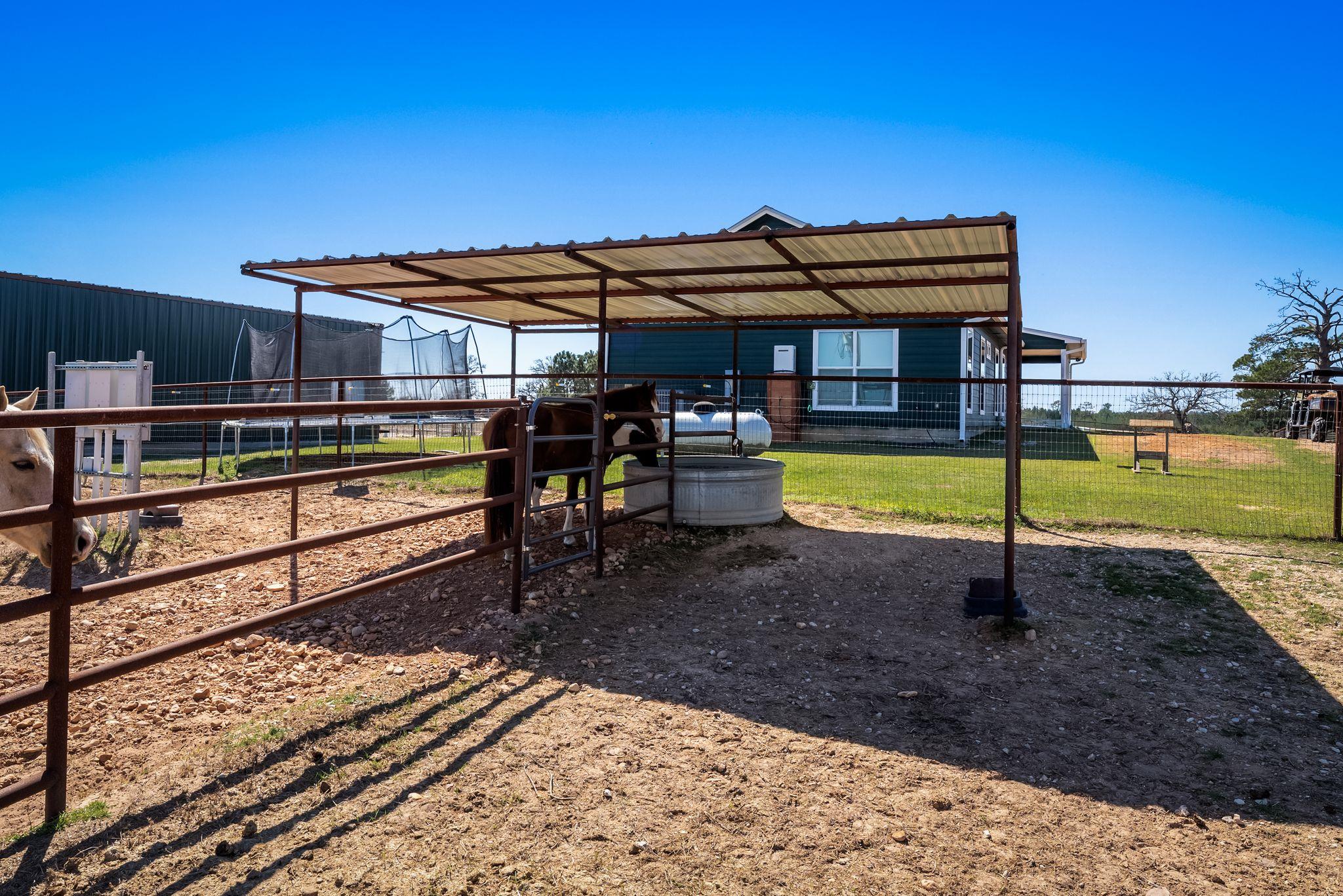 935 Highway 21 E, Paige, TX 78602