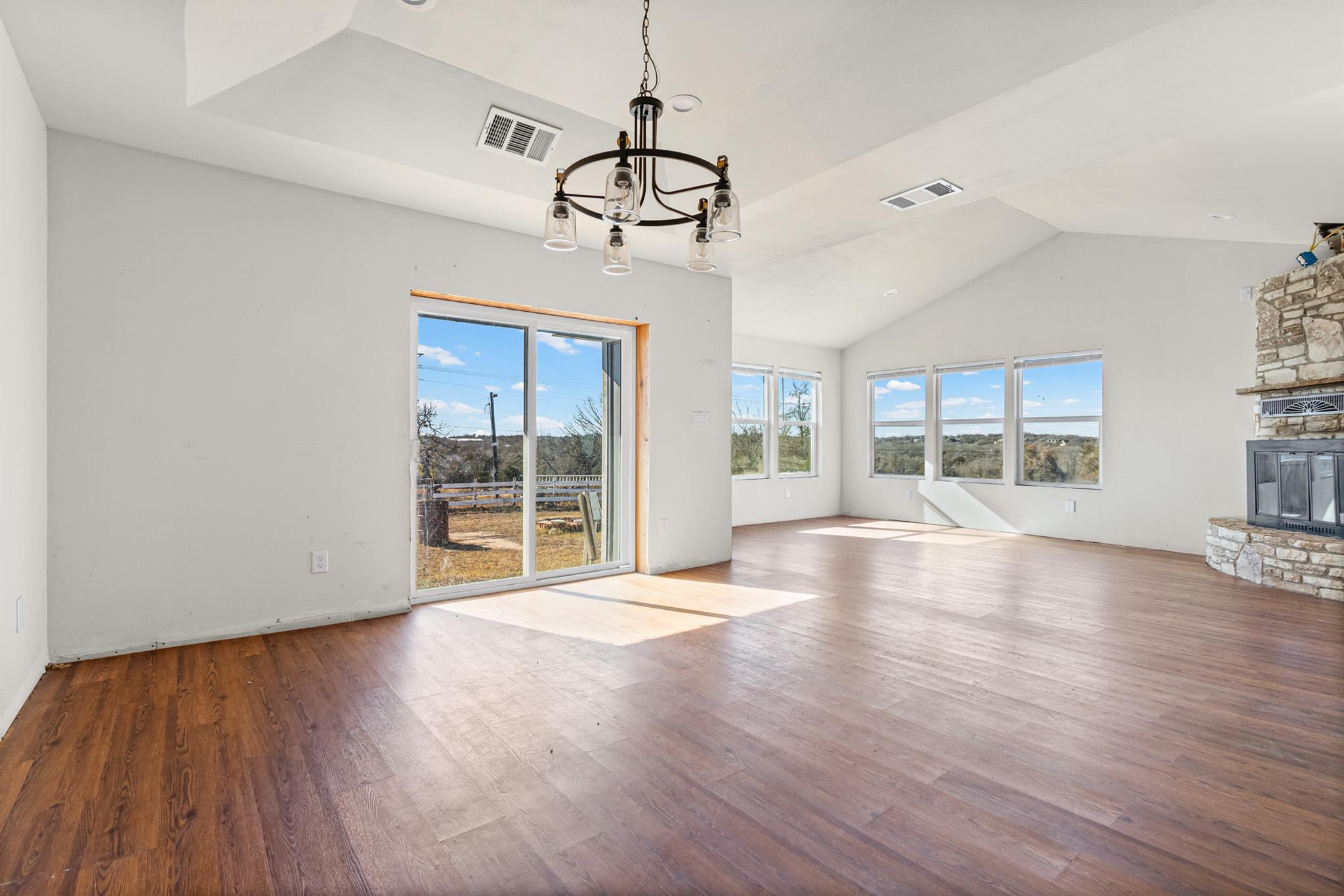 222 Pope Bnd N, Cedar Creek, TX 78612