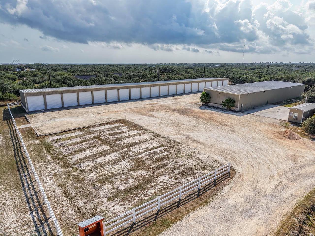 1521 16th St, Rockport, TX 78382