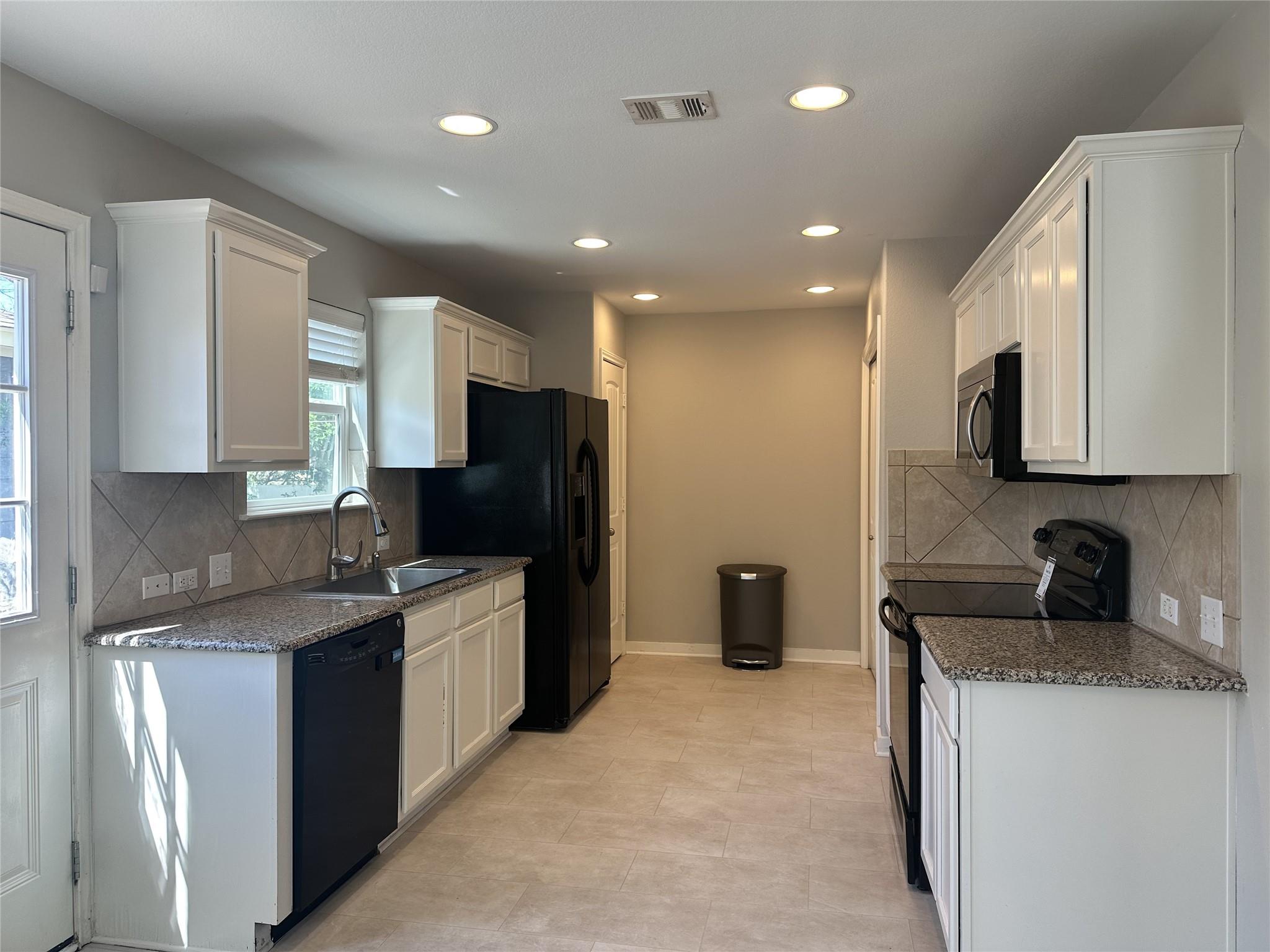 1813 Enchanted Rock Dr, Cedar Park, TX 78613