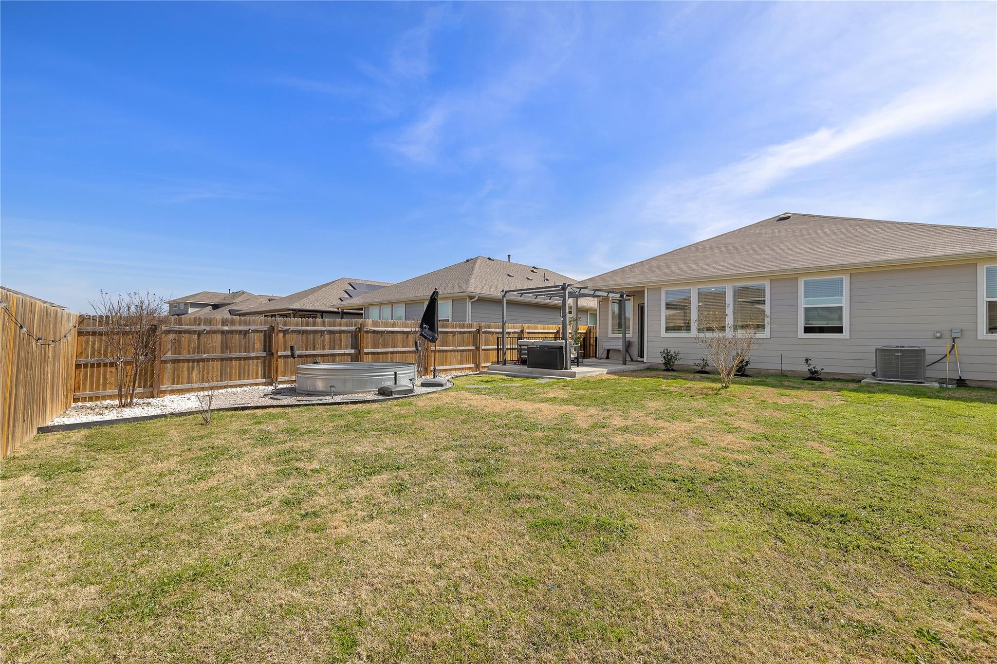 219 Greens Bayou Trl, Hutto, TX 78634