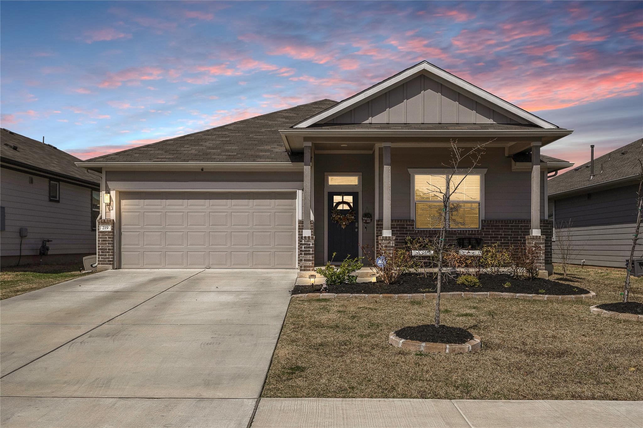 219 Greens Bayou Trl, Hutto, TX 78634