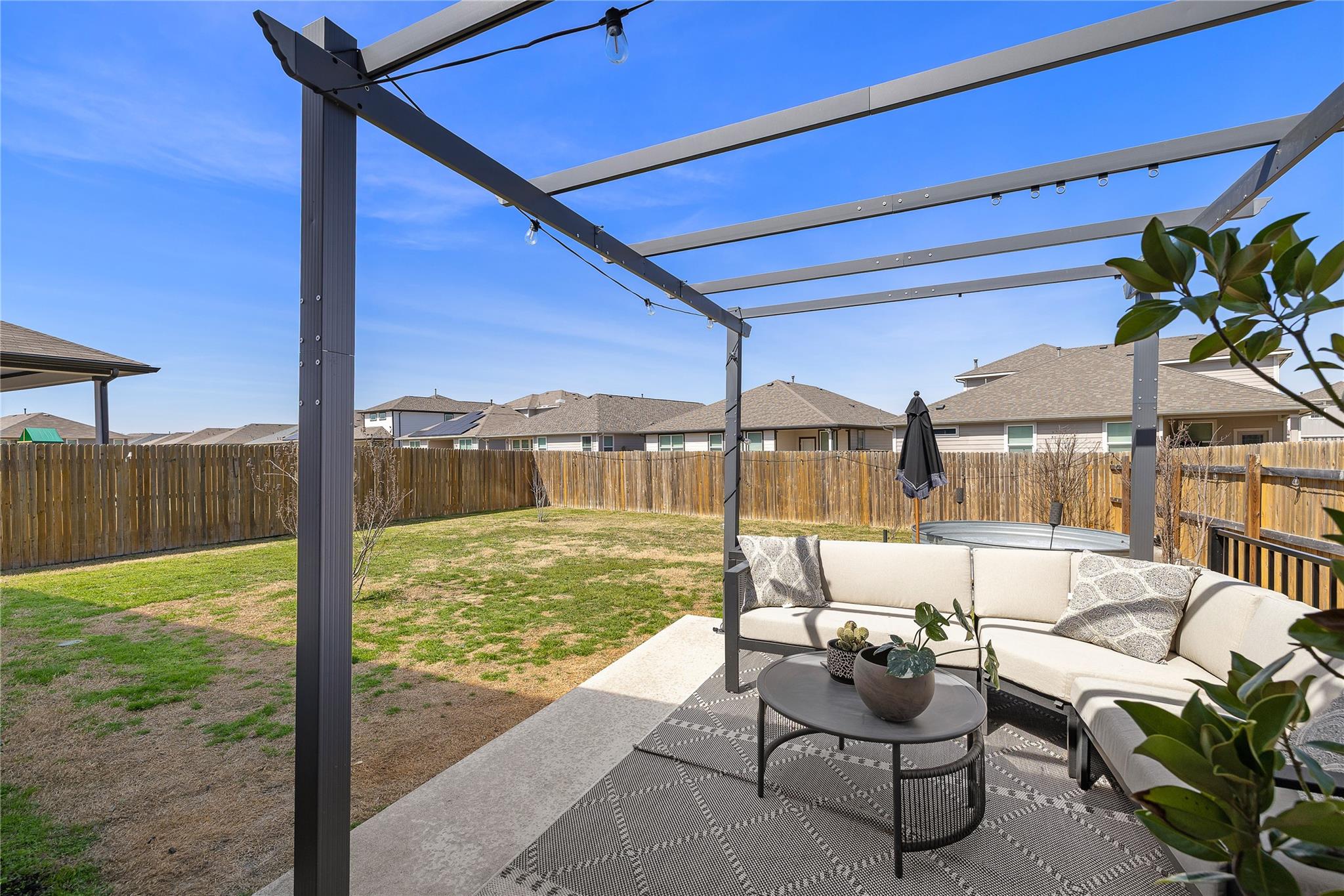 219 Greens Bayou Trl, Hutto, TX 78634