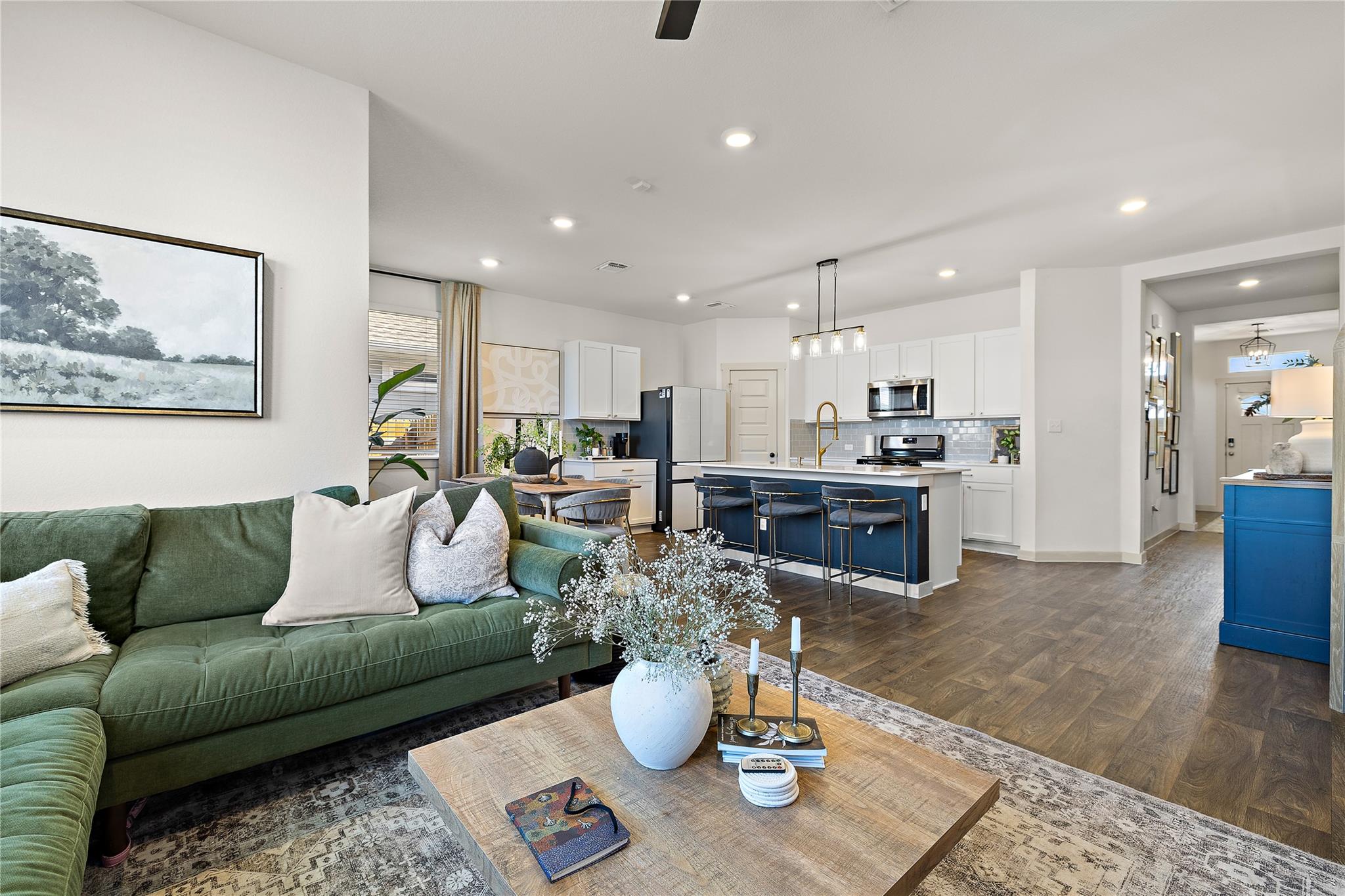 219 Greens Bayou Trl, Hutto, TX 78634