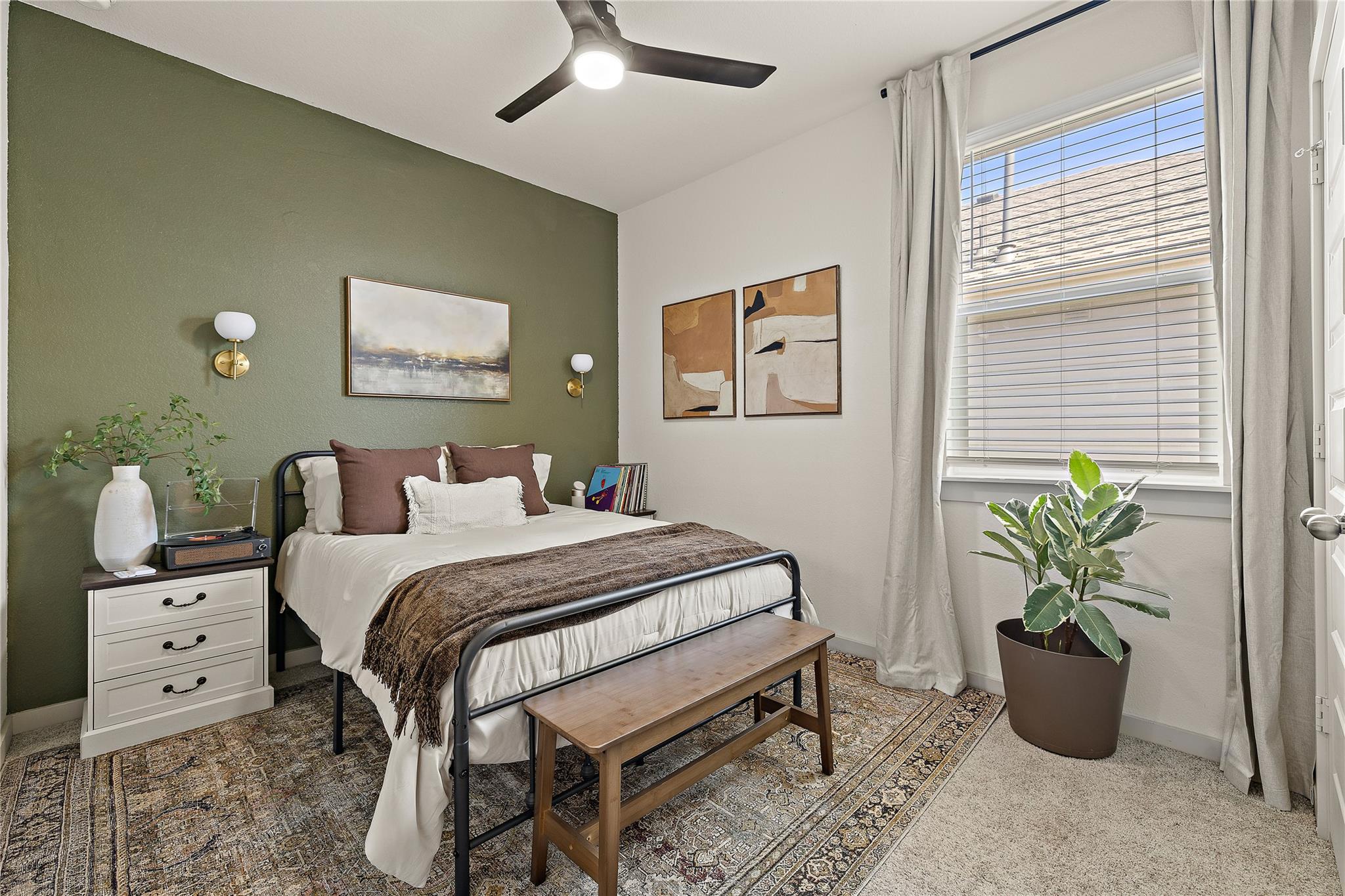 219 Greens Bayou Trl, Hutto, TX 78634