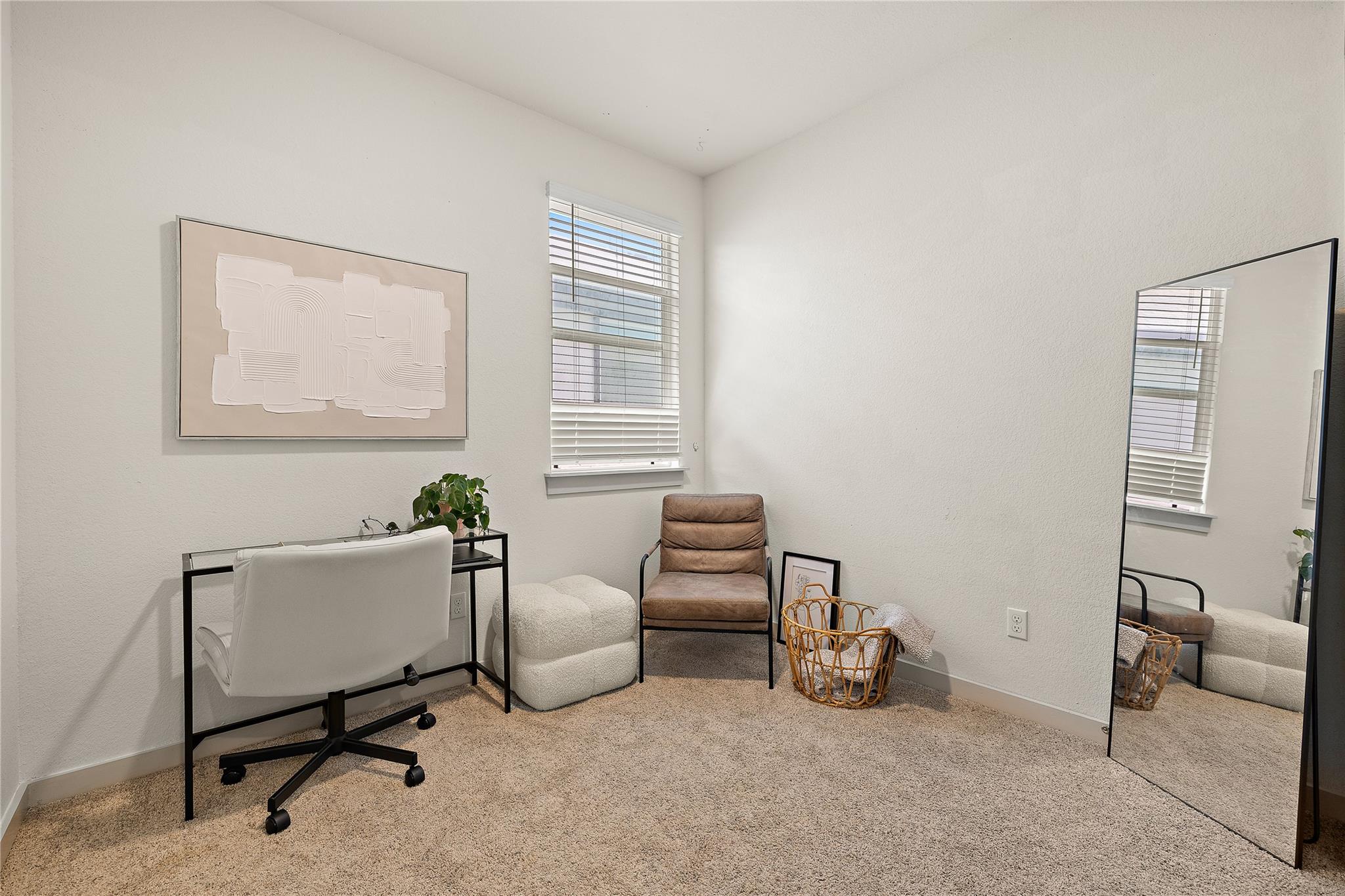 219 Greens Bayou Trl, Hutto, TX 78634