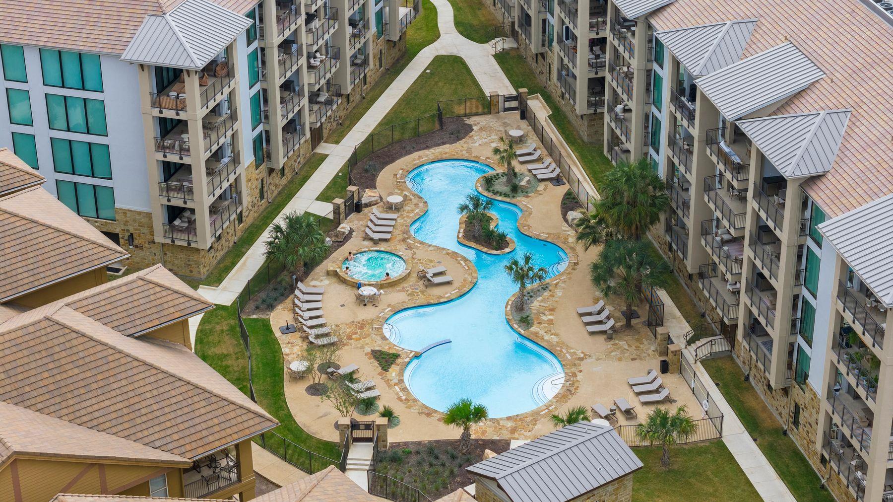 1001 The Cape Rd, Horseshoe Bay, TX 78657