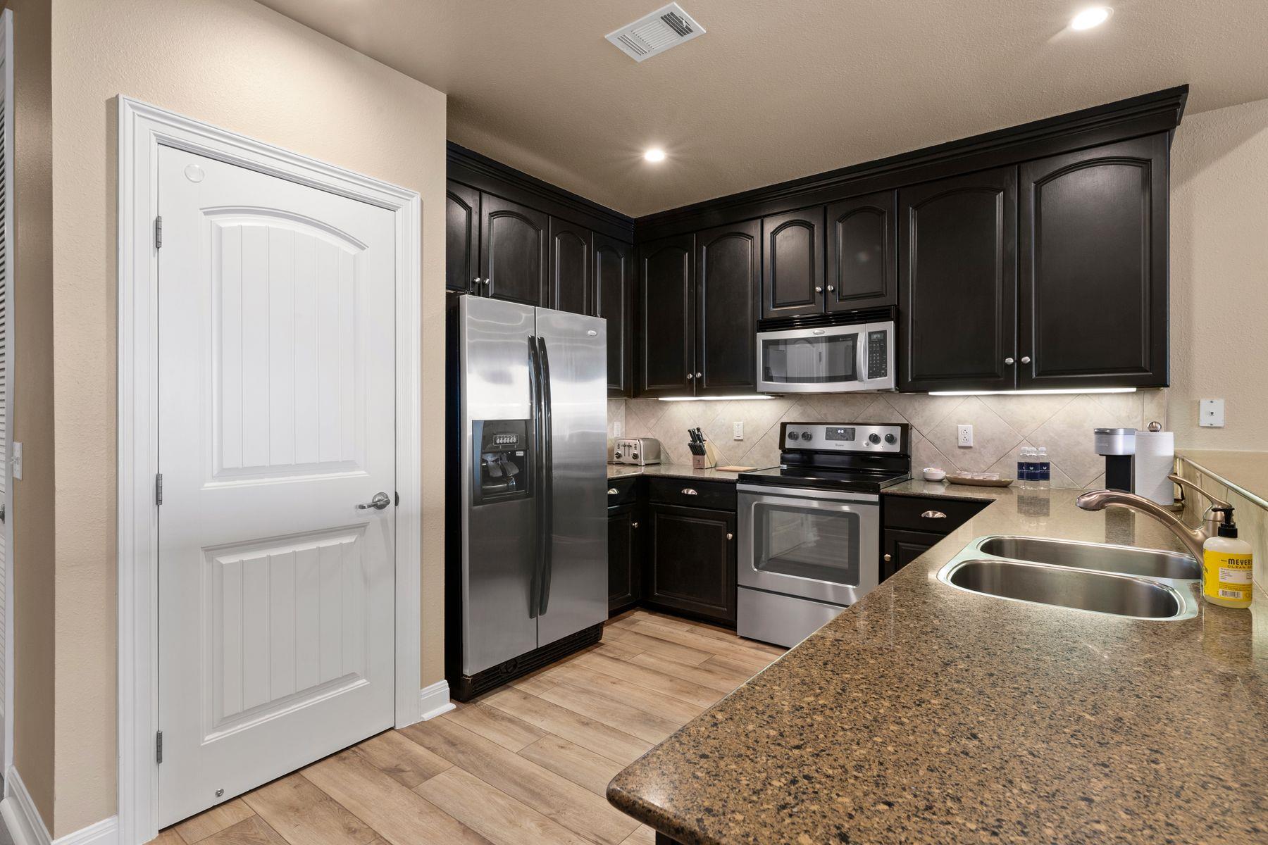 1001 The Cape Rd, Horseshoe Bay, TX 78657