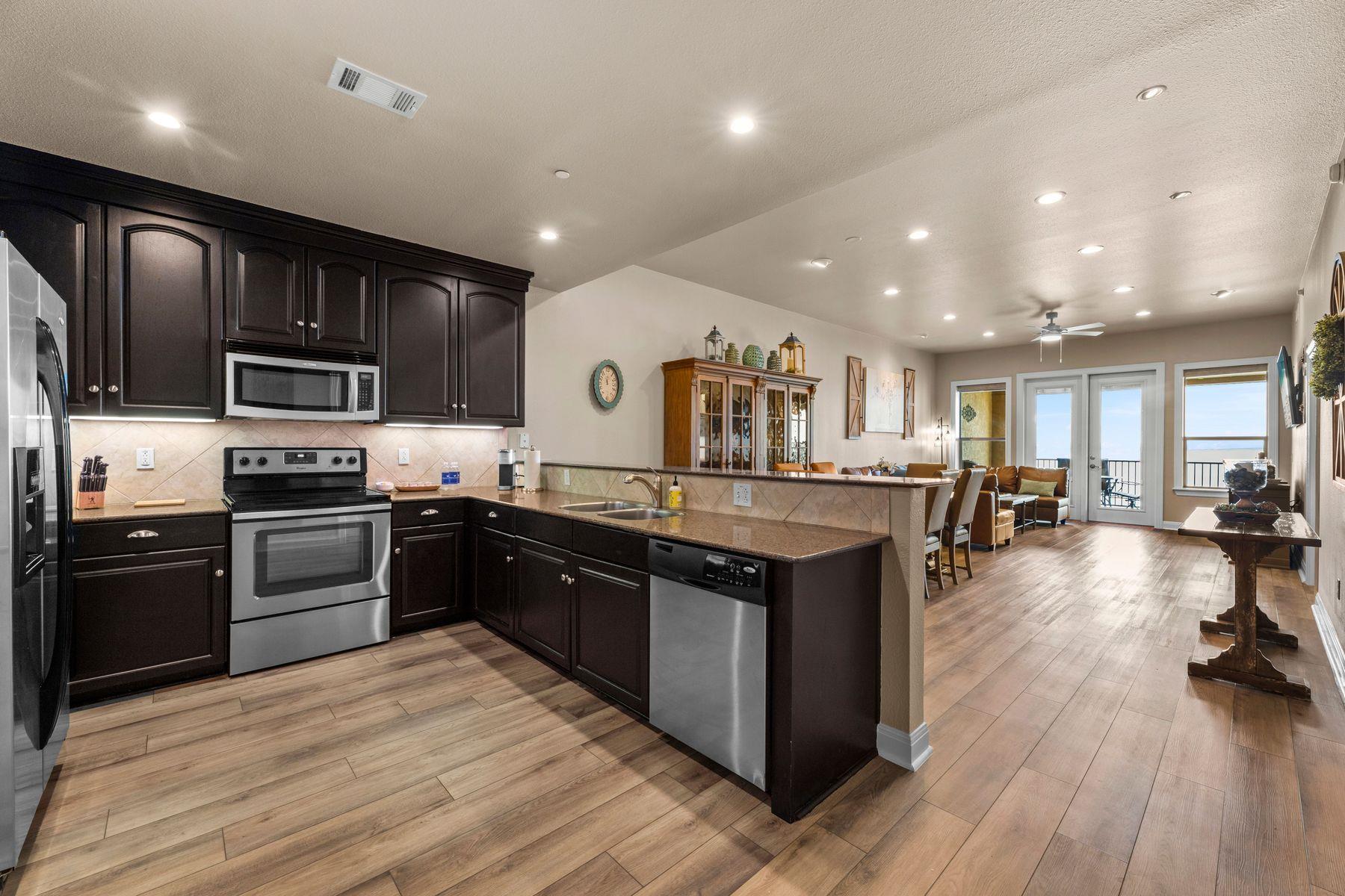 1001 The Cape Rd, Horseshoe Bay, TX 78657