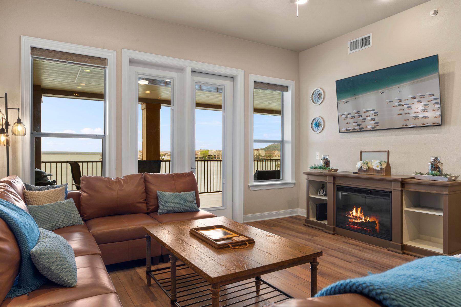 1001 The Cape Rd, Horseshoe Bay, TX 78657