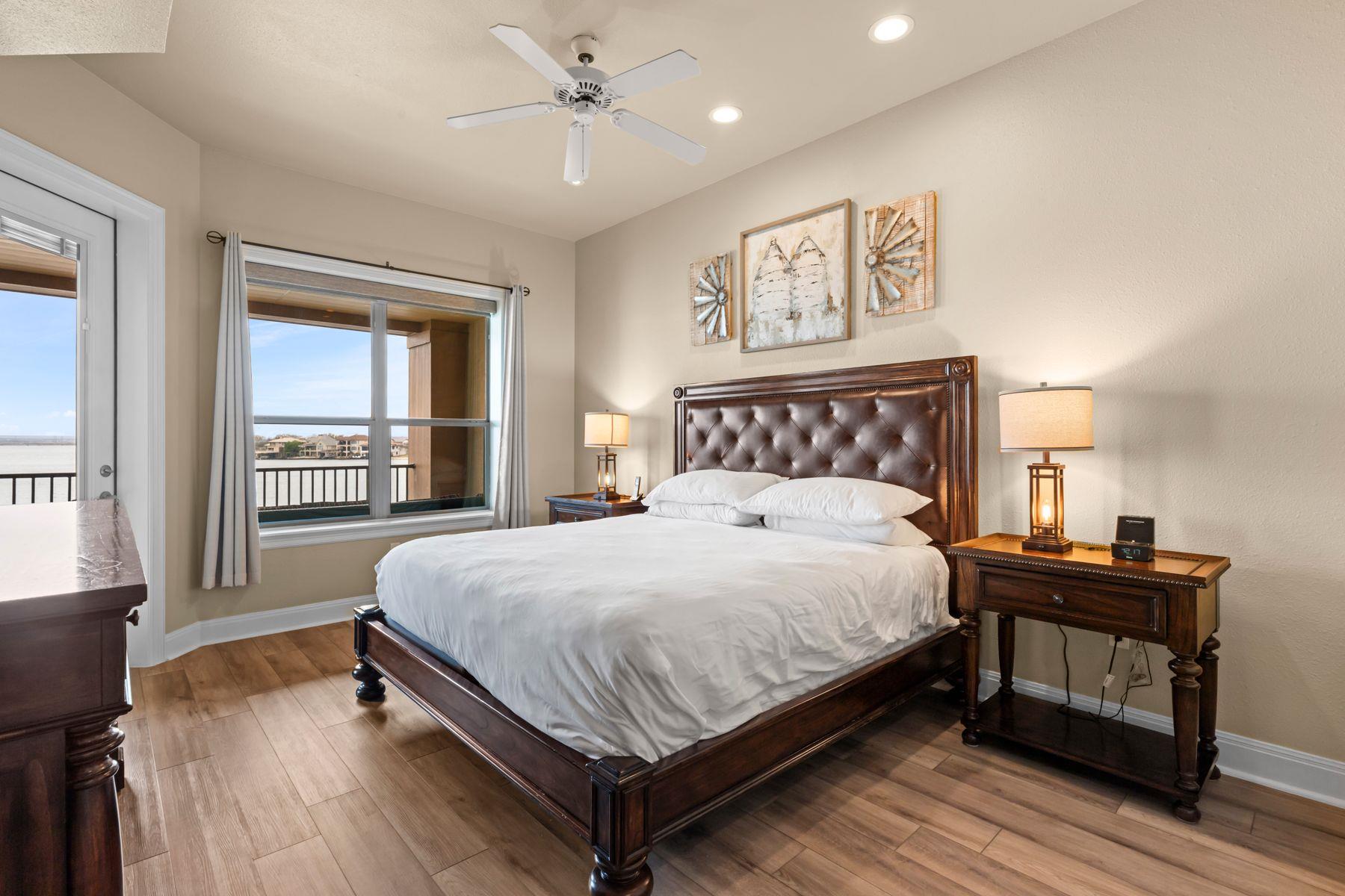 1001 The Cape Rd, Horseshoe Bay, TX 78657