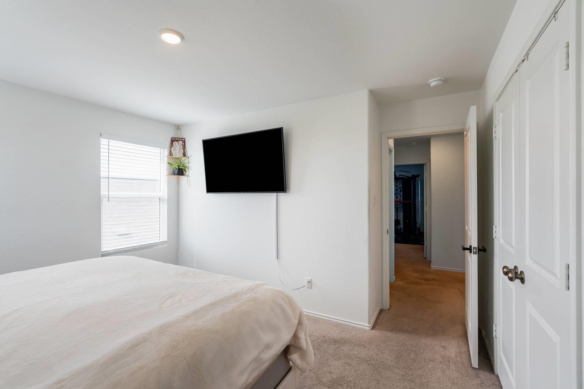 200 Montego St, Hutto, TX 78634