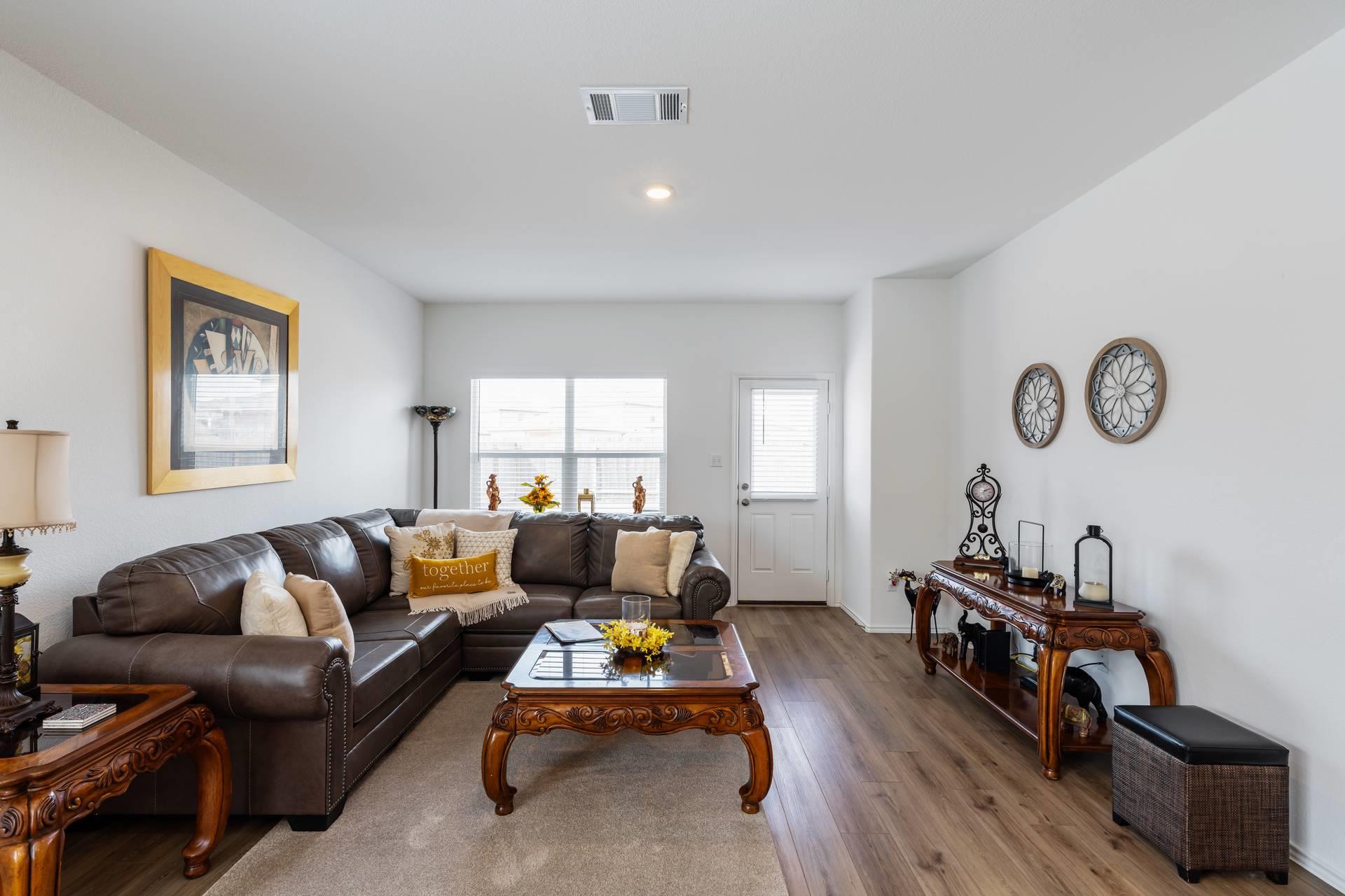 200 Montego St, Hutto, TX 78634