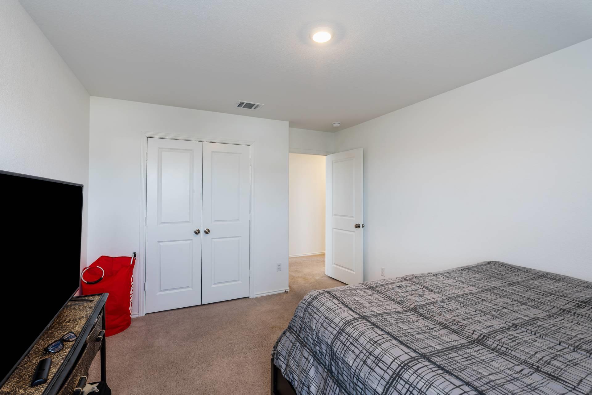 200 Montego St, Hutto, TX 78634