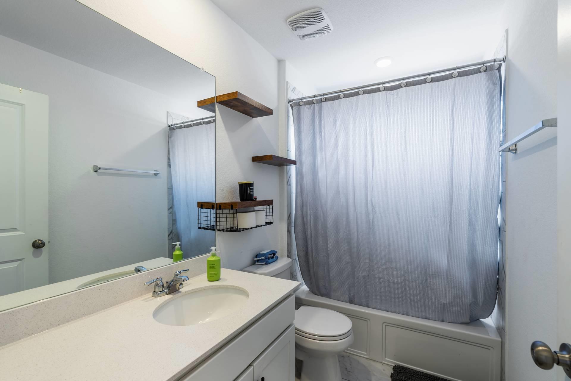 200 Montego St, Hutto, TX 78634