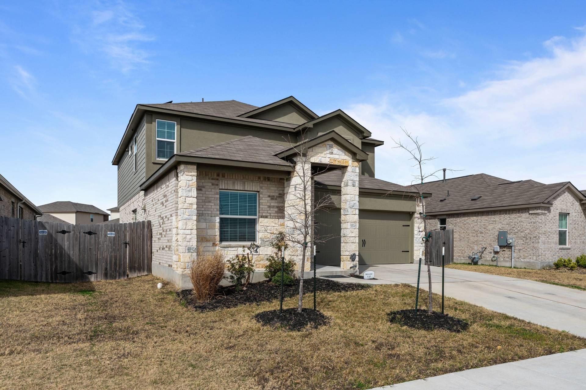 200 Montego St, Hutto, TX 78634