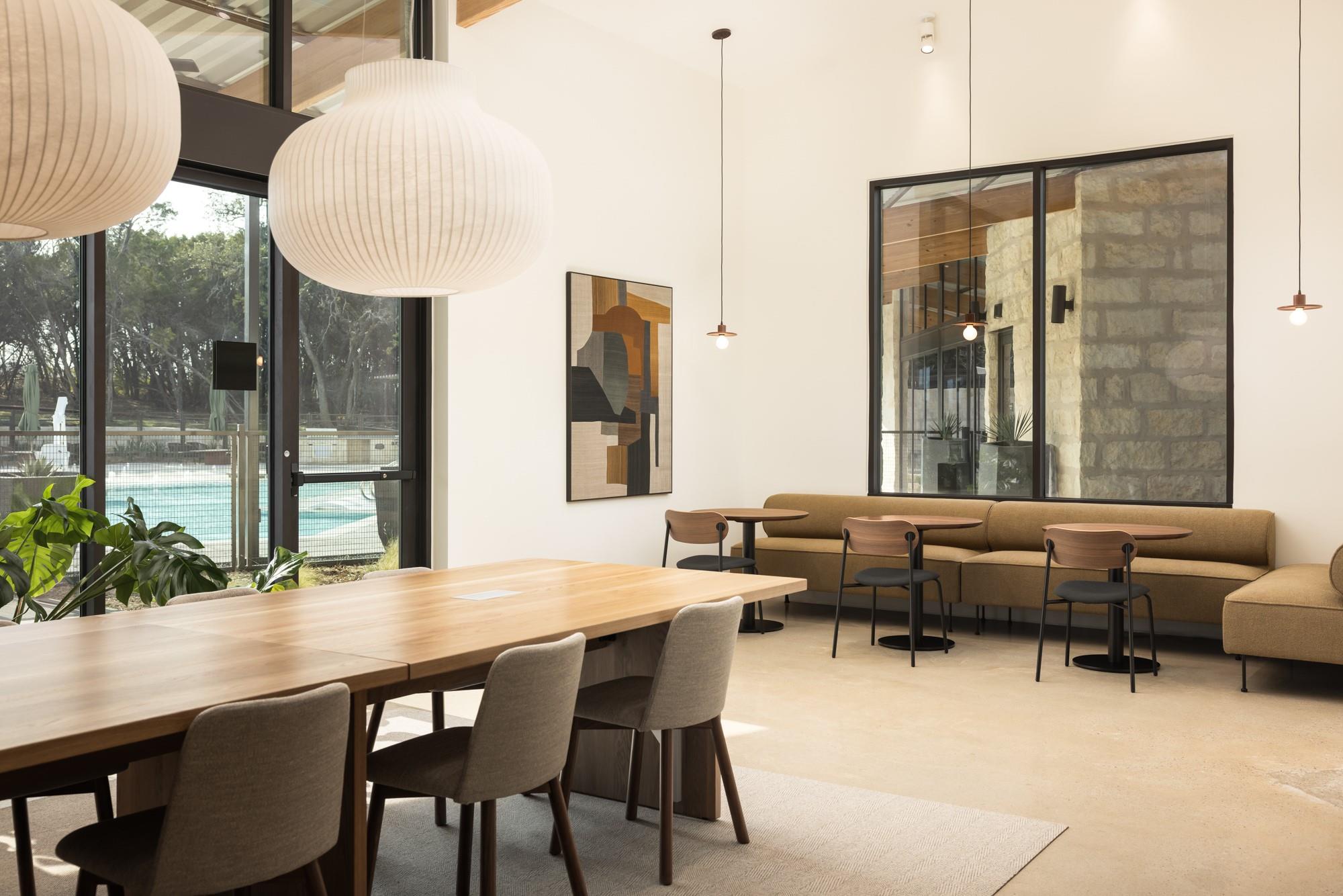 8350 US W 290 Highway # 113, Austin, TX 78736