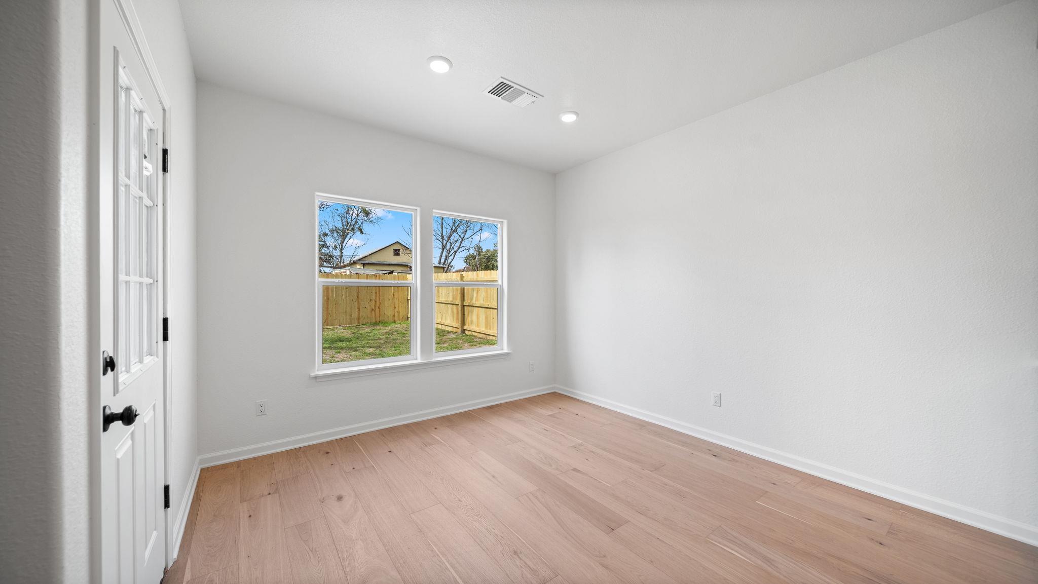 429 S Williamson St, Giddings, TX 78942