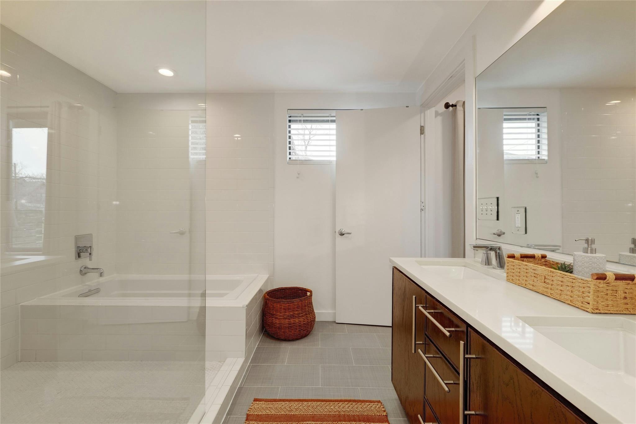 1907 E 14th St # A, Austin, TX 78702