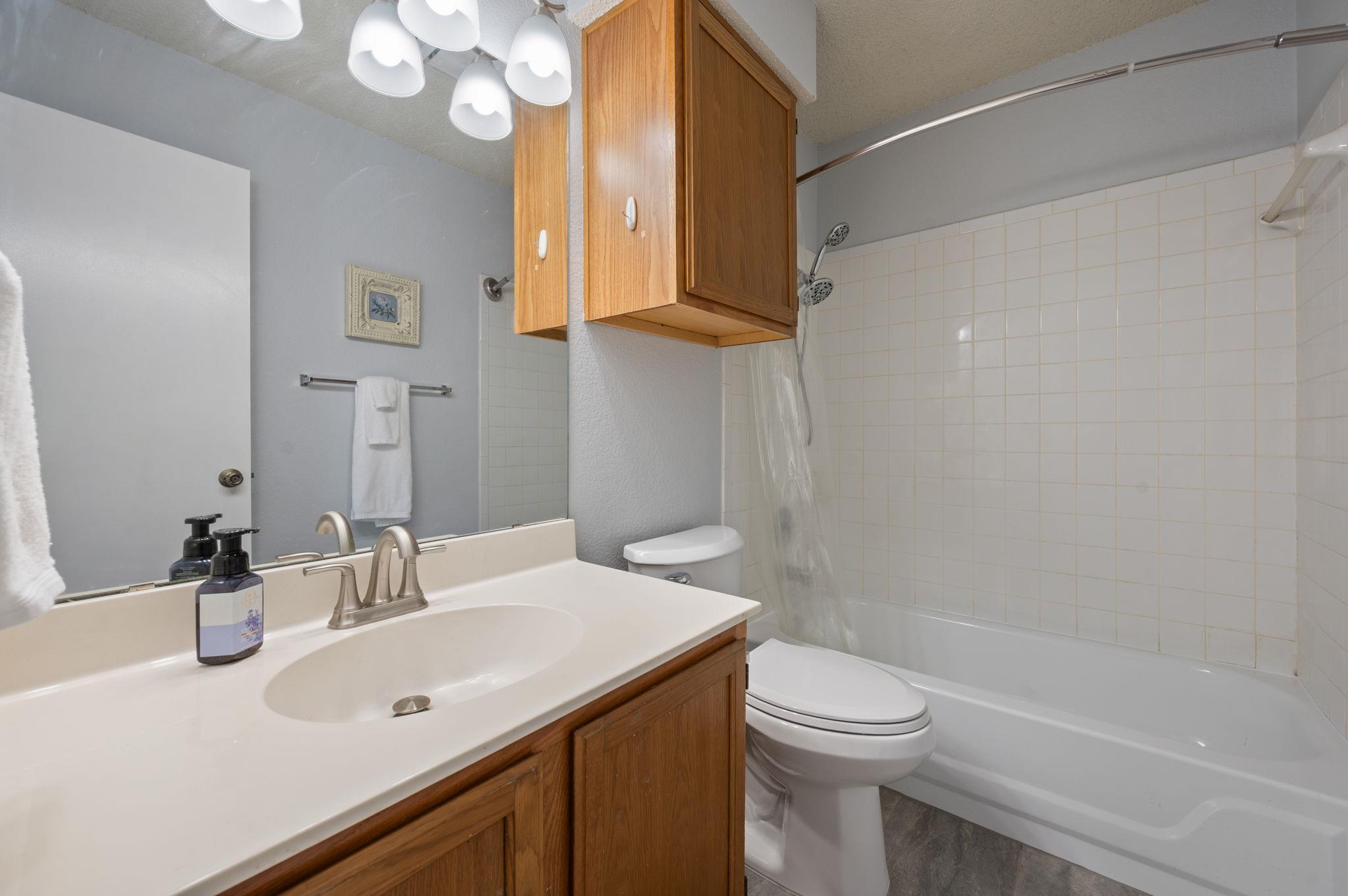 13812 Lothian Dr, Pflugerville, TX 78660